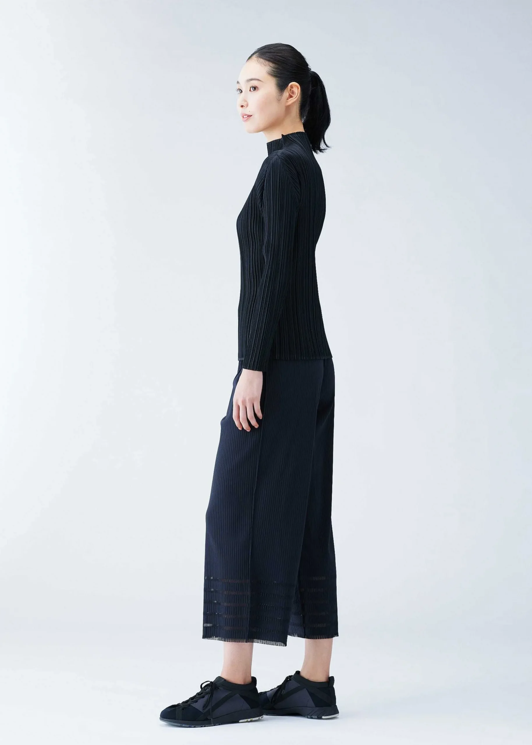 ISSEY MIYAKE Pants|A-Poc Basics Black