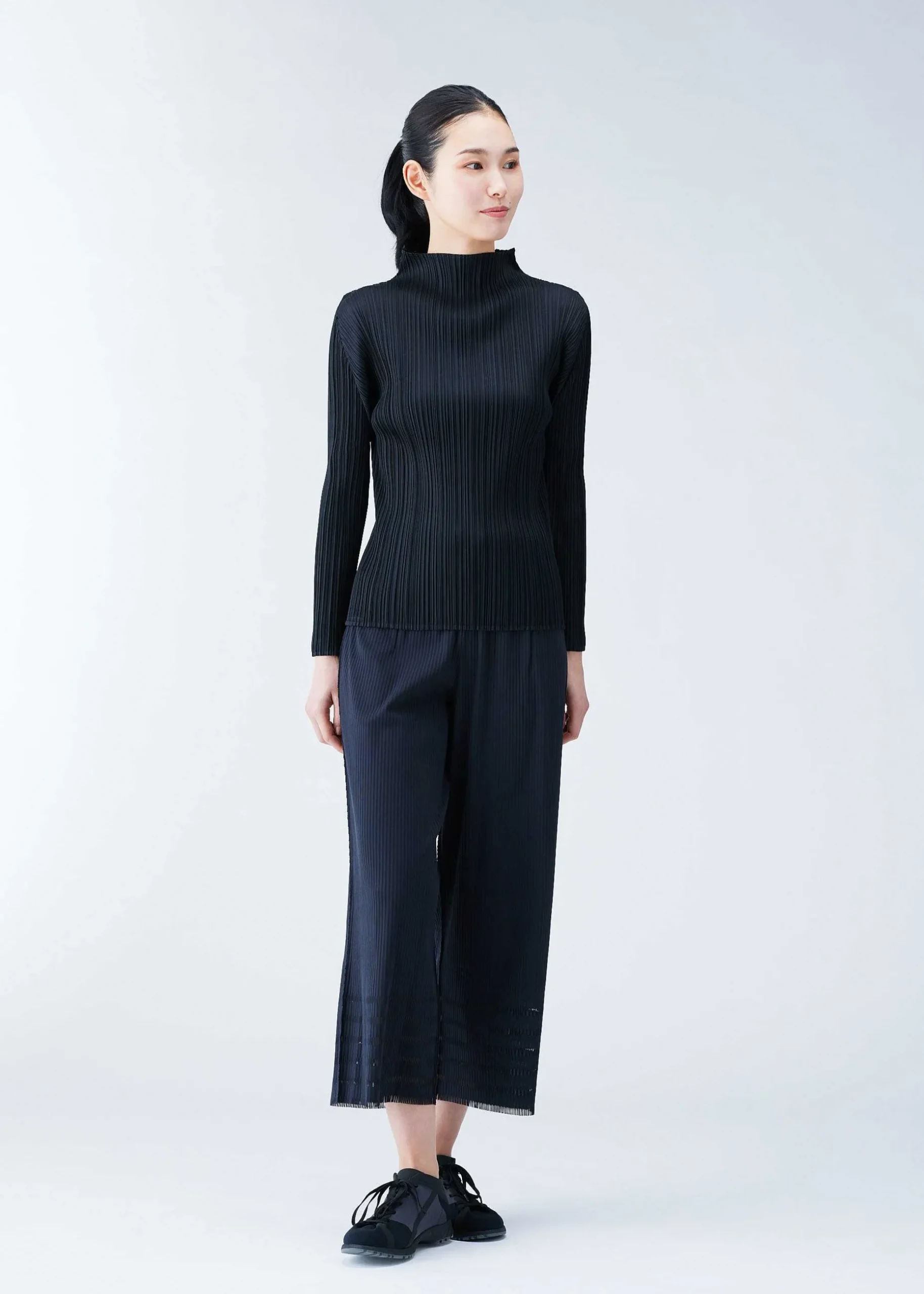 ISSEY MIYAKE Pants|A-Poc Basics Black