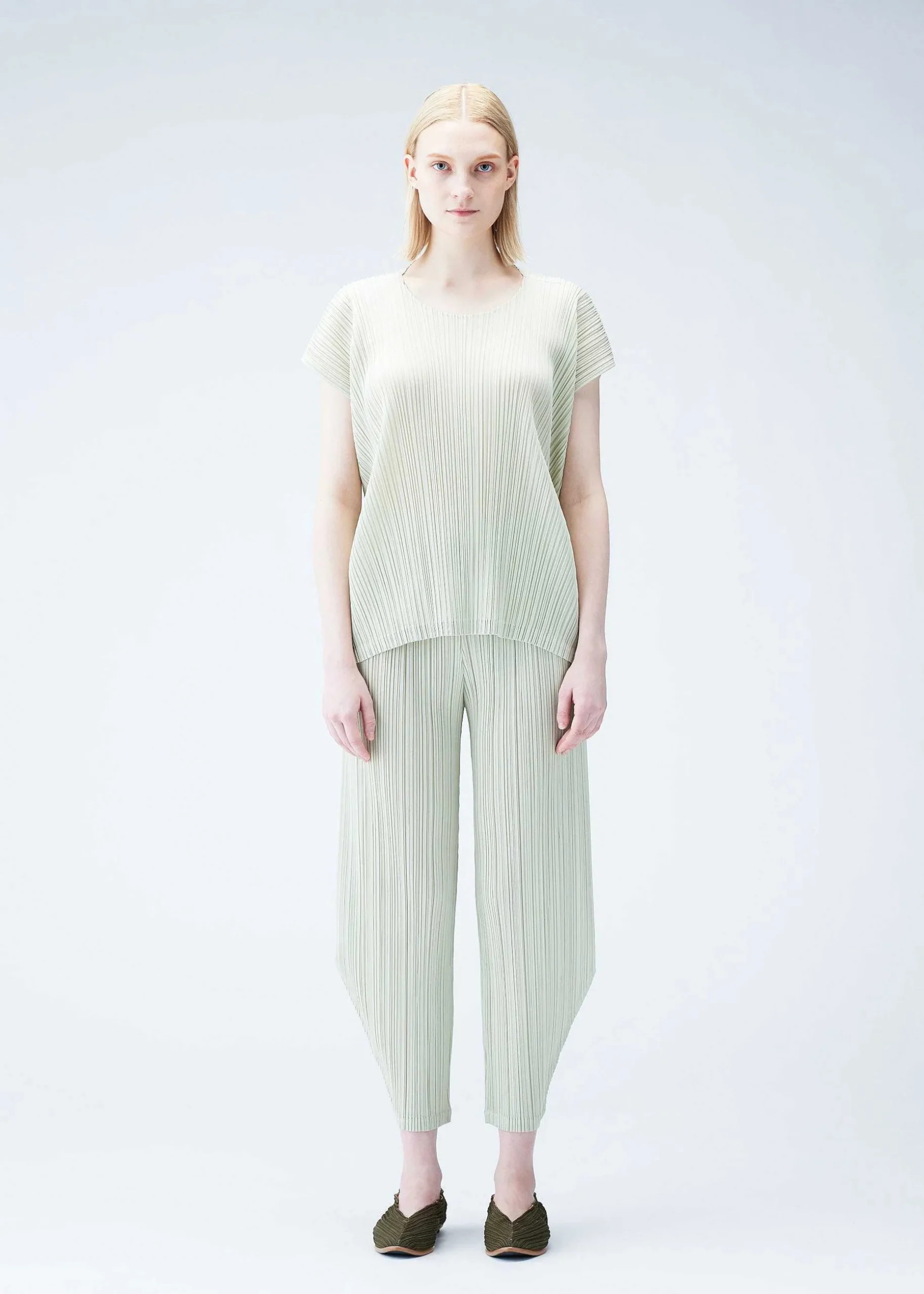 ISSEY MIYAKE Pants|Artichoke