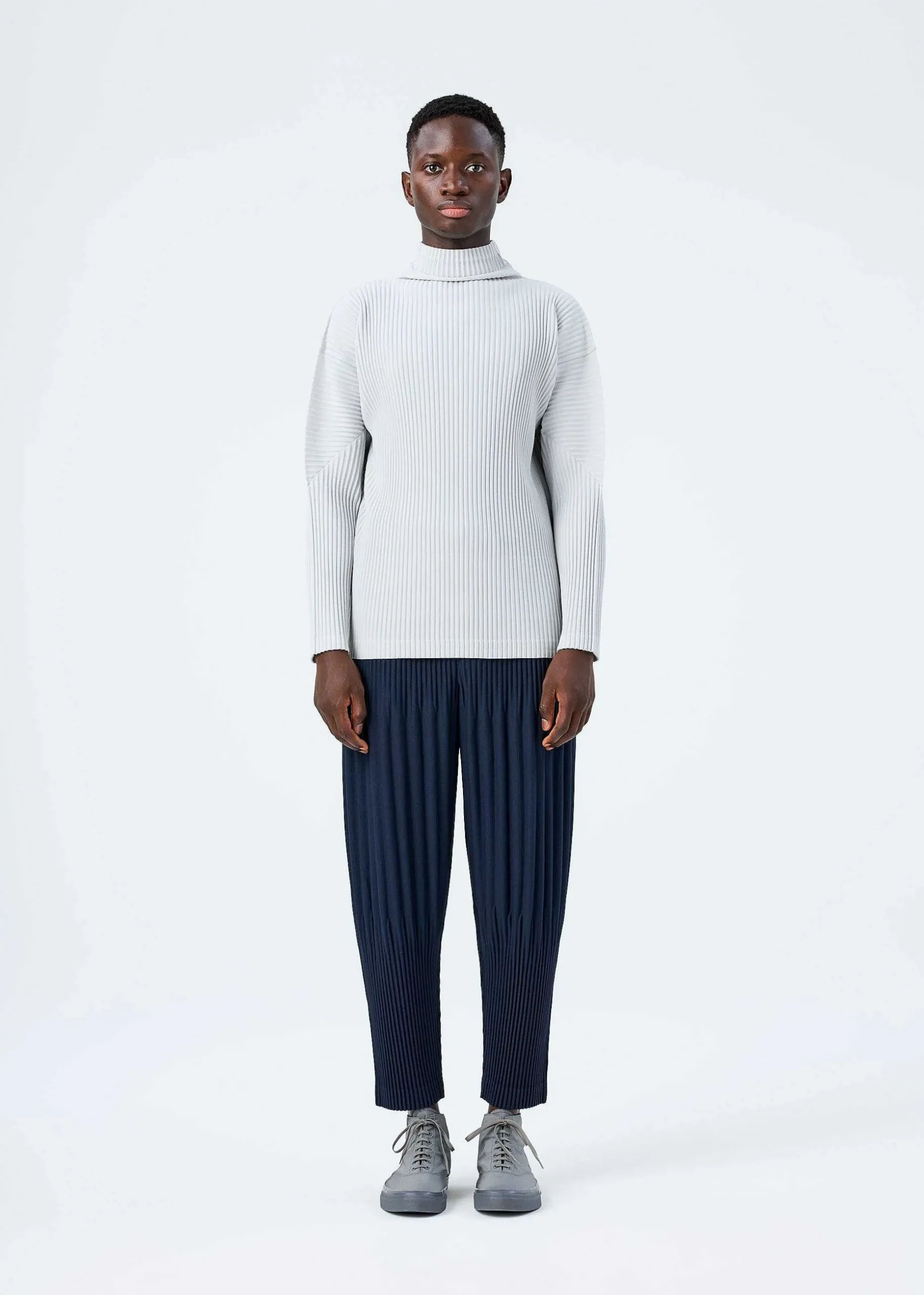 ISSEY MIYAKE Top|Basics