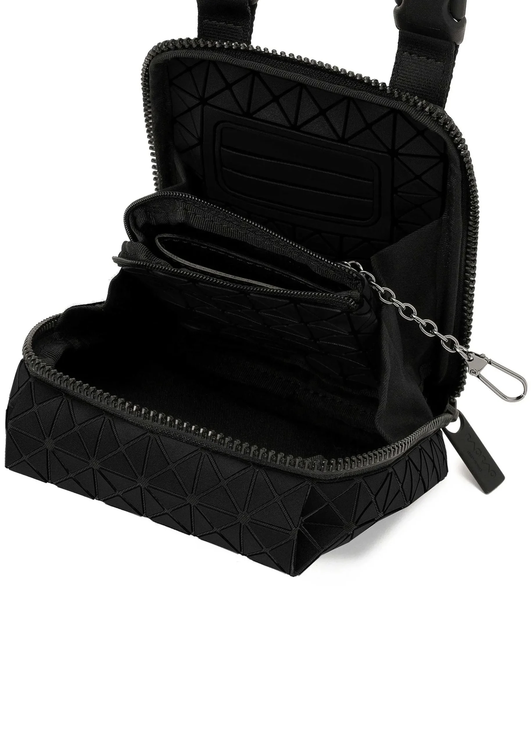 ISSEY MIYAKE Shoulder Bag|Beetle Matte Black