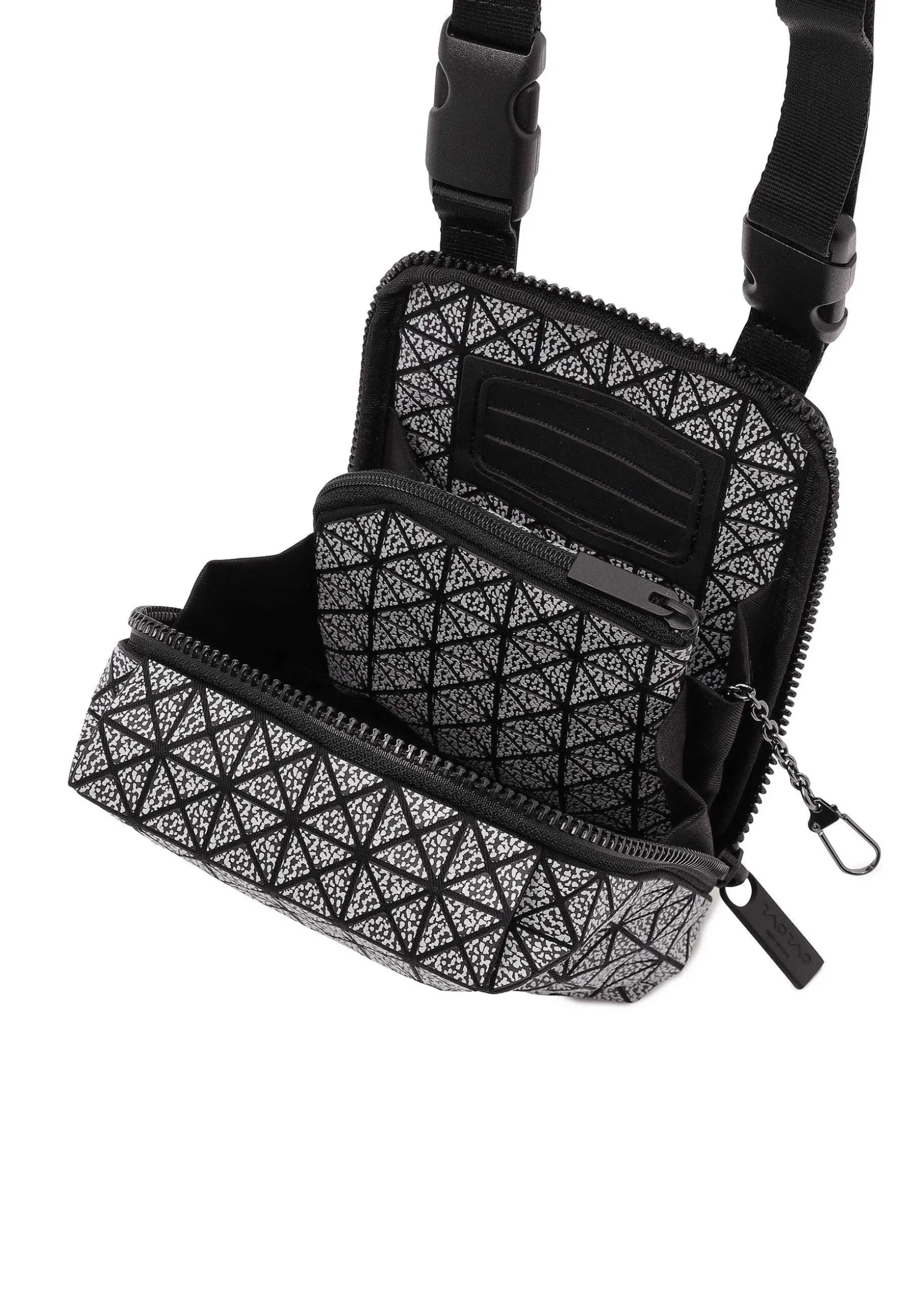 ISSEY MIYAKE Shoulder Bag|Beetle