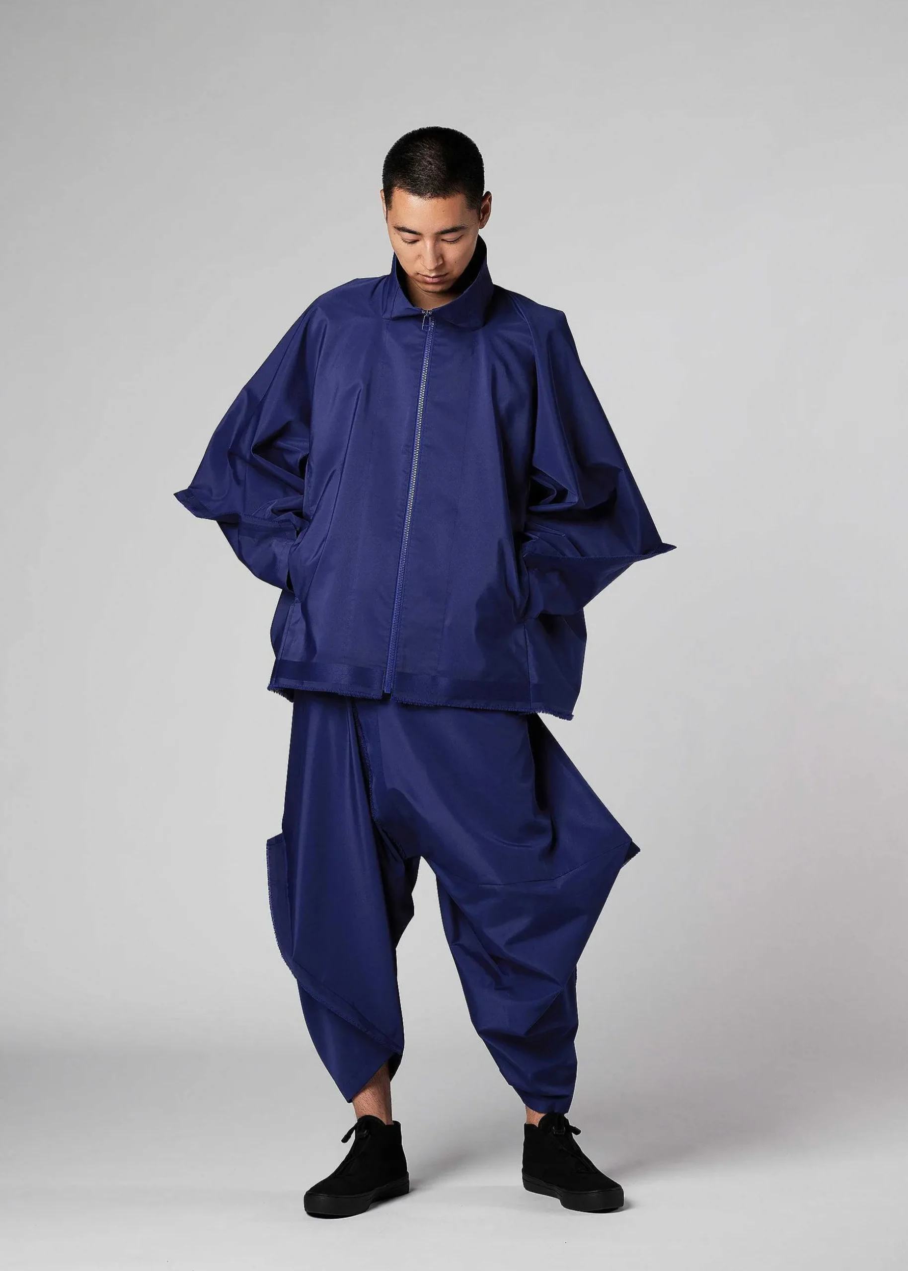 ISSEY MIYAKE Pants|Build