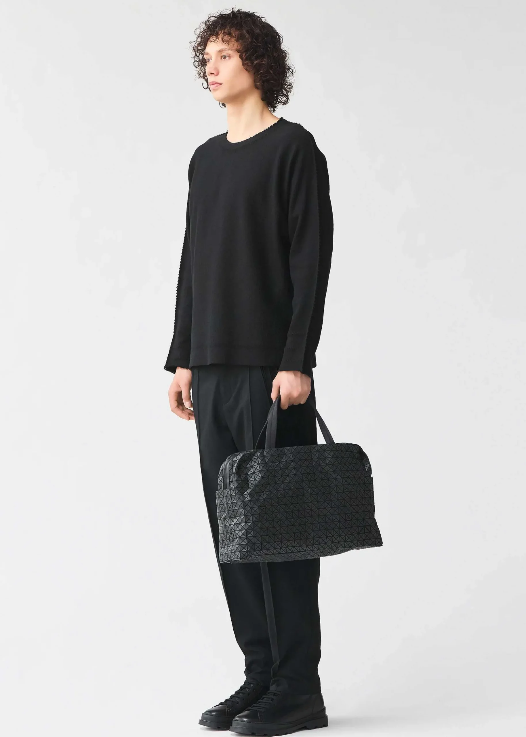 ISSEY MIYAKE Shoulder Bag|Cargo Matte Black