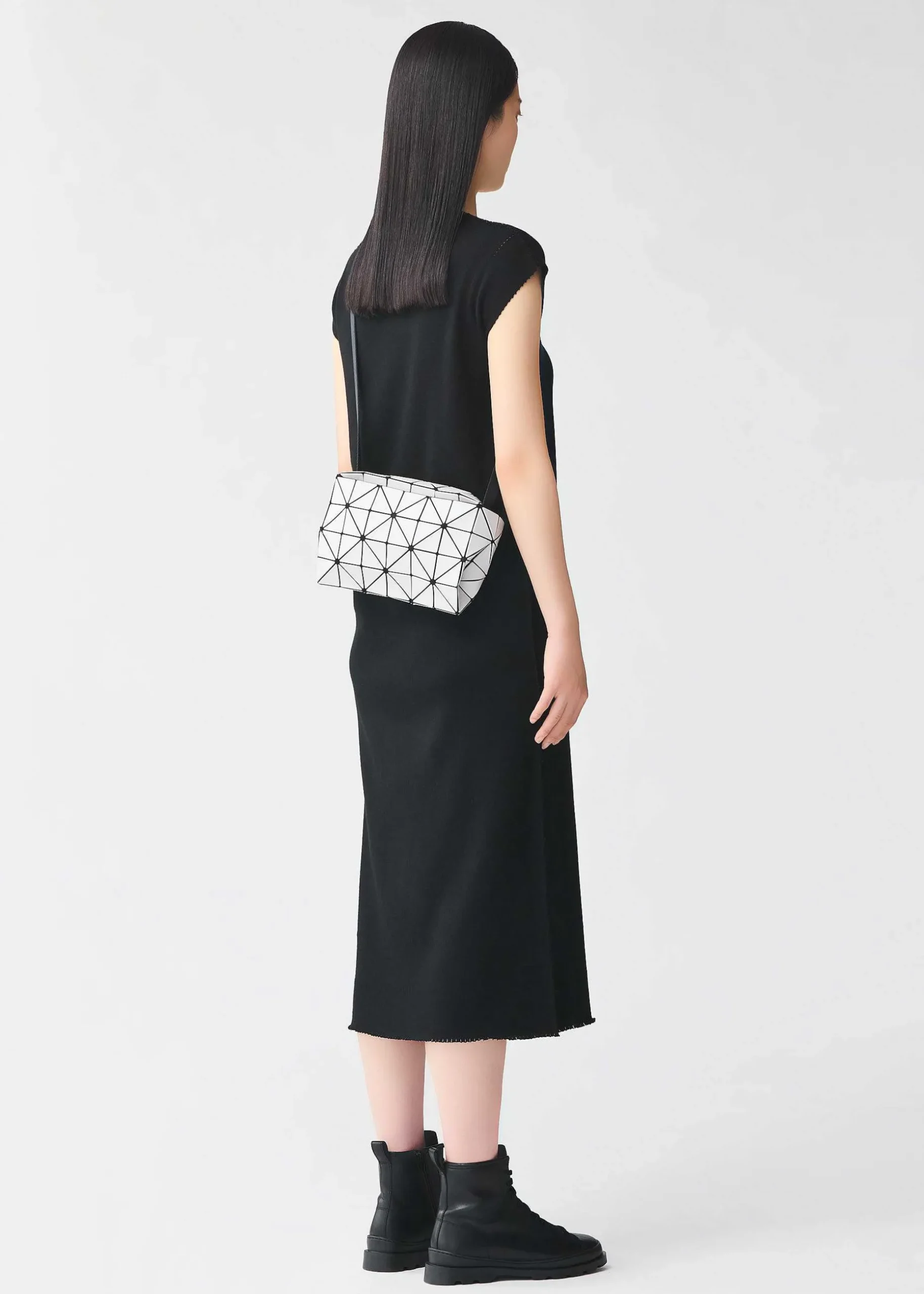 ISSEY MIYAKE Shoulder Bag|Carton Matte