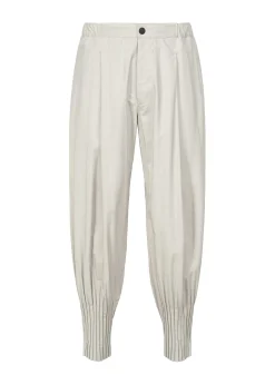 ISSEY MIYAKE Pants|Cascade