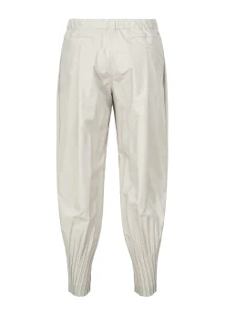 ISSEY MIYAKE Pants|Cascade