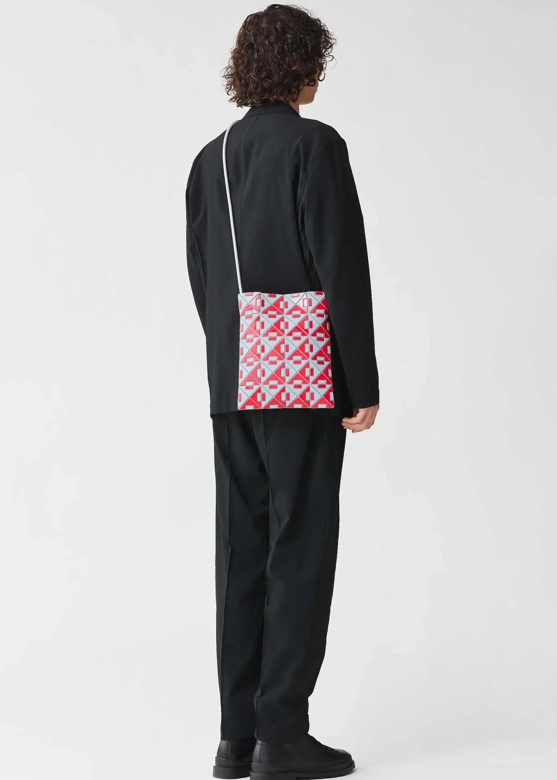 ISSEY MIYAKE Shoulder Bag|Connect