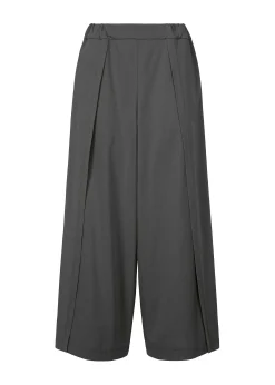 ISSEY MIYAKE Pants|Crosscut Jersey