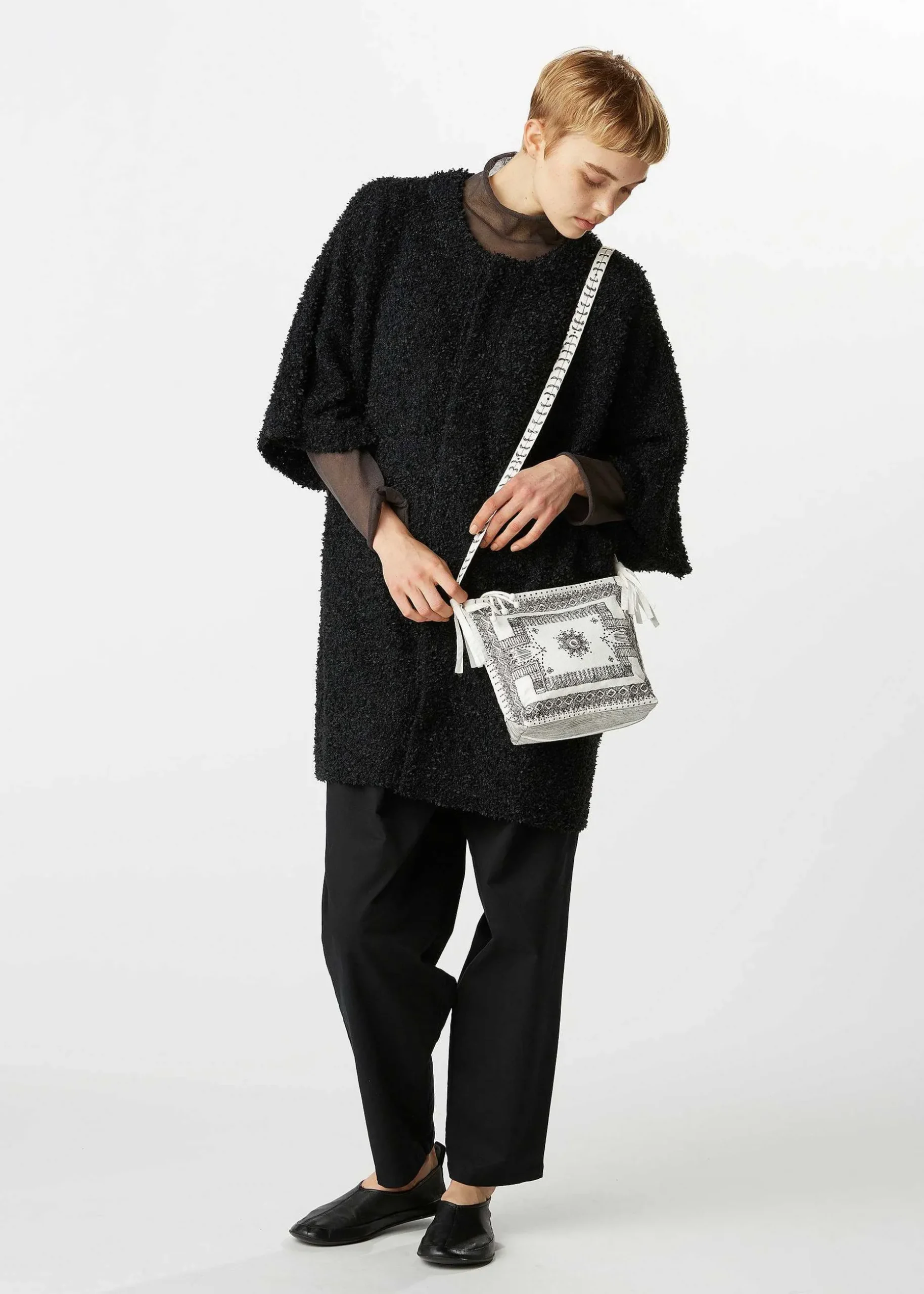 ISSEY MIYAKE Shoulder Bag|Crown