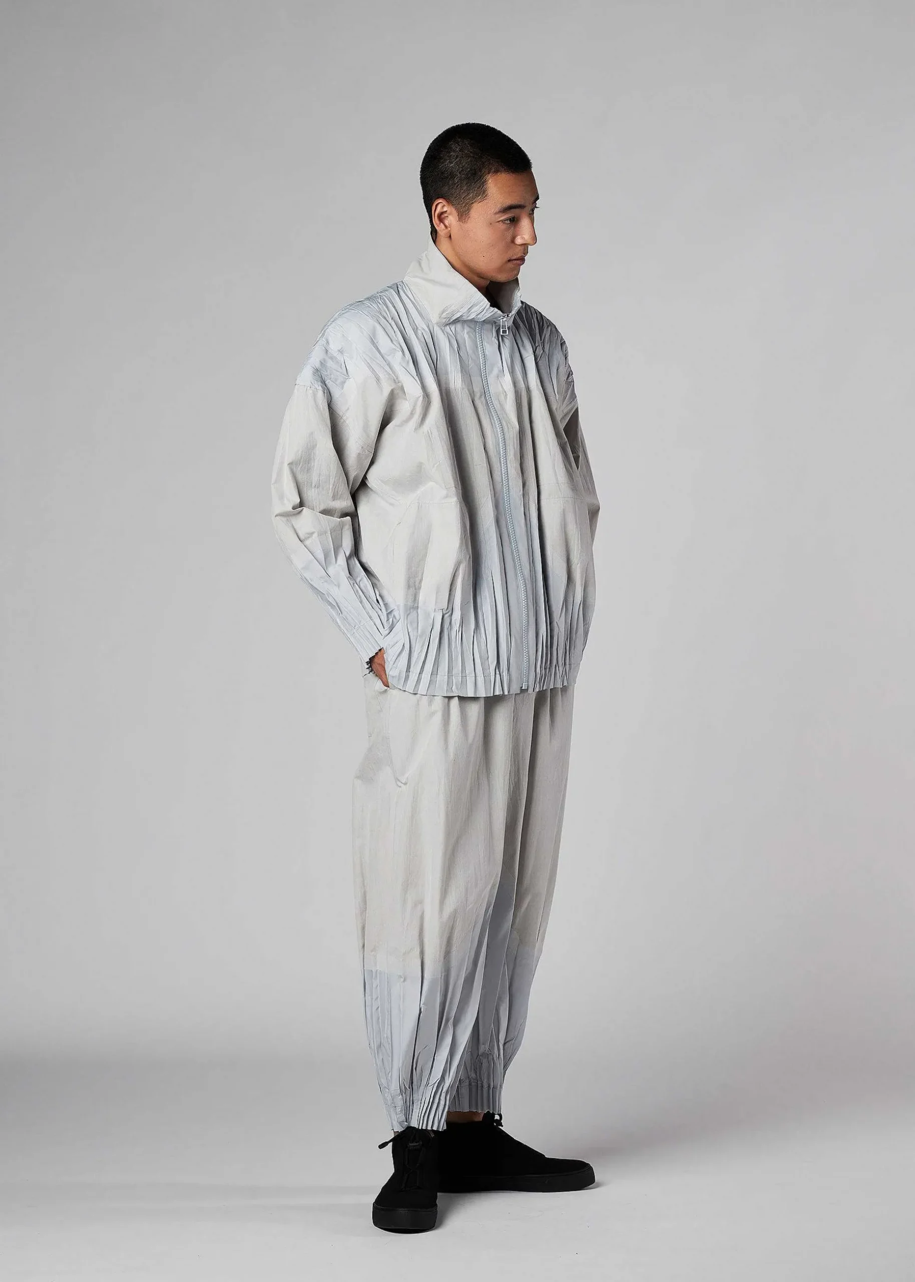 ISSEY MIYAKE Pants|Duo