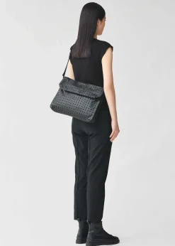 ISSEY MIYAKE Shoulder Bag|Froggy Matte Black