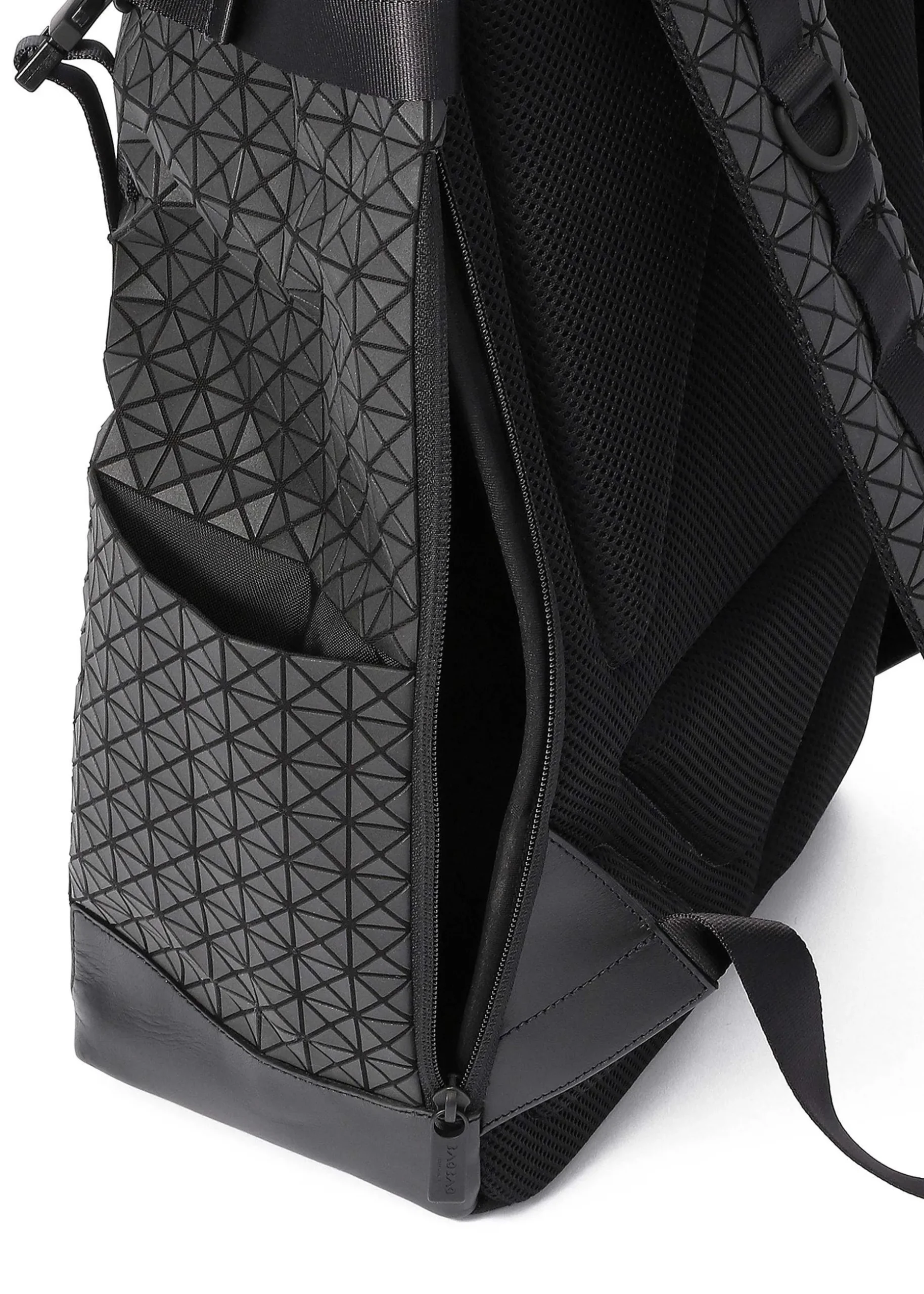 ISSEY MIYAKE Backpack|Hiker Matte Black
