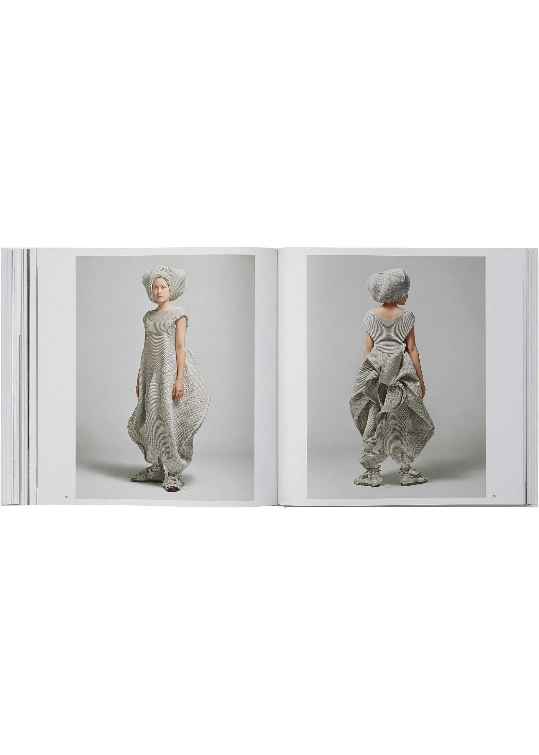 ISSEY MIYAKE Books| (Taschen) (No.01)