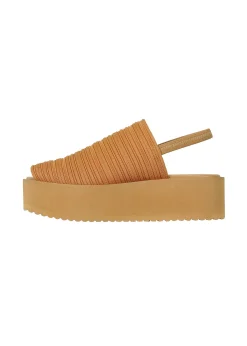 ISSEY MIYAKE Legwear & Shoes|Knit Pleats Sandals