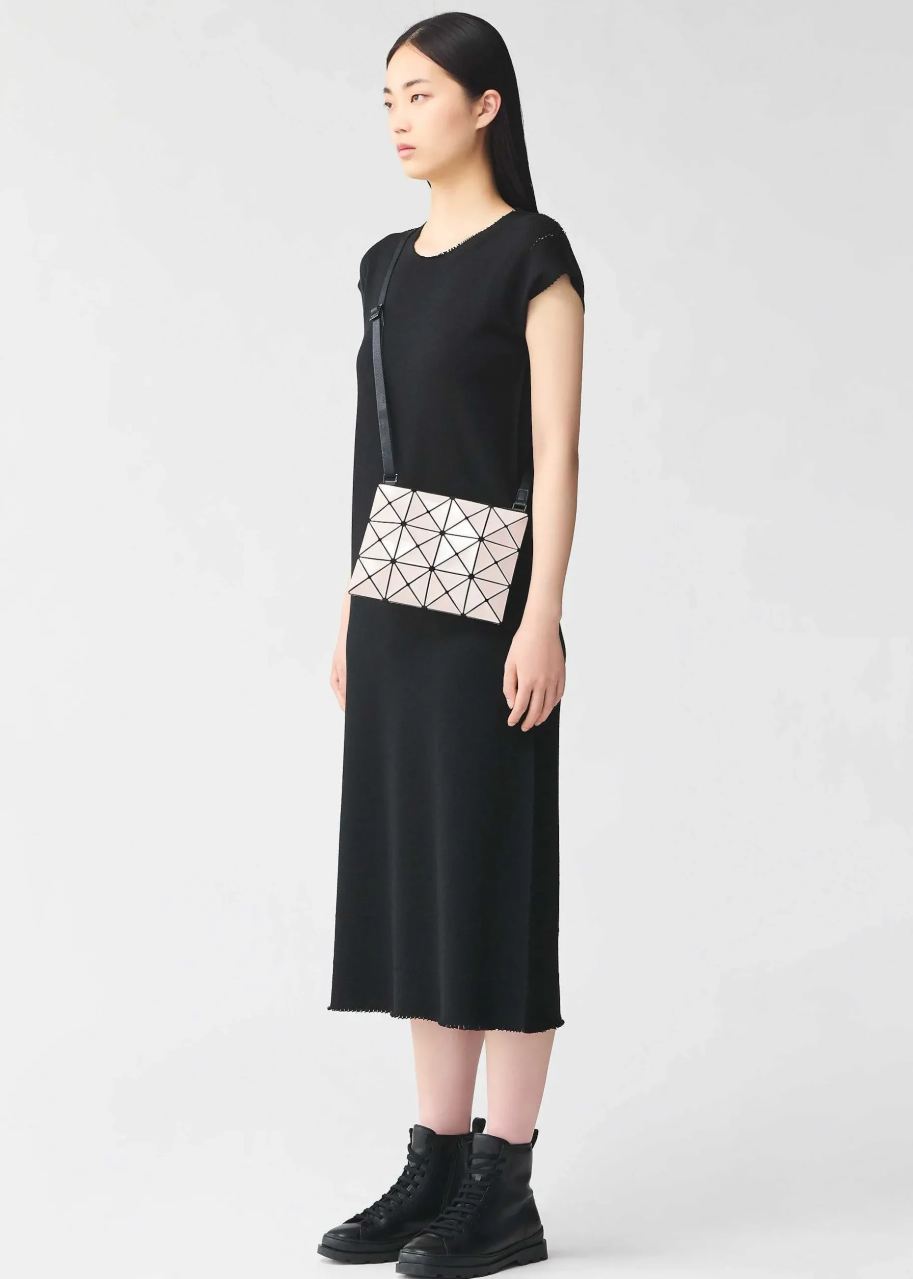 ISSEY MIYAKE Shoulder Bag|Lucent