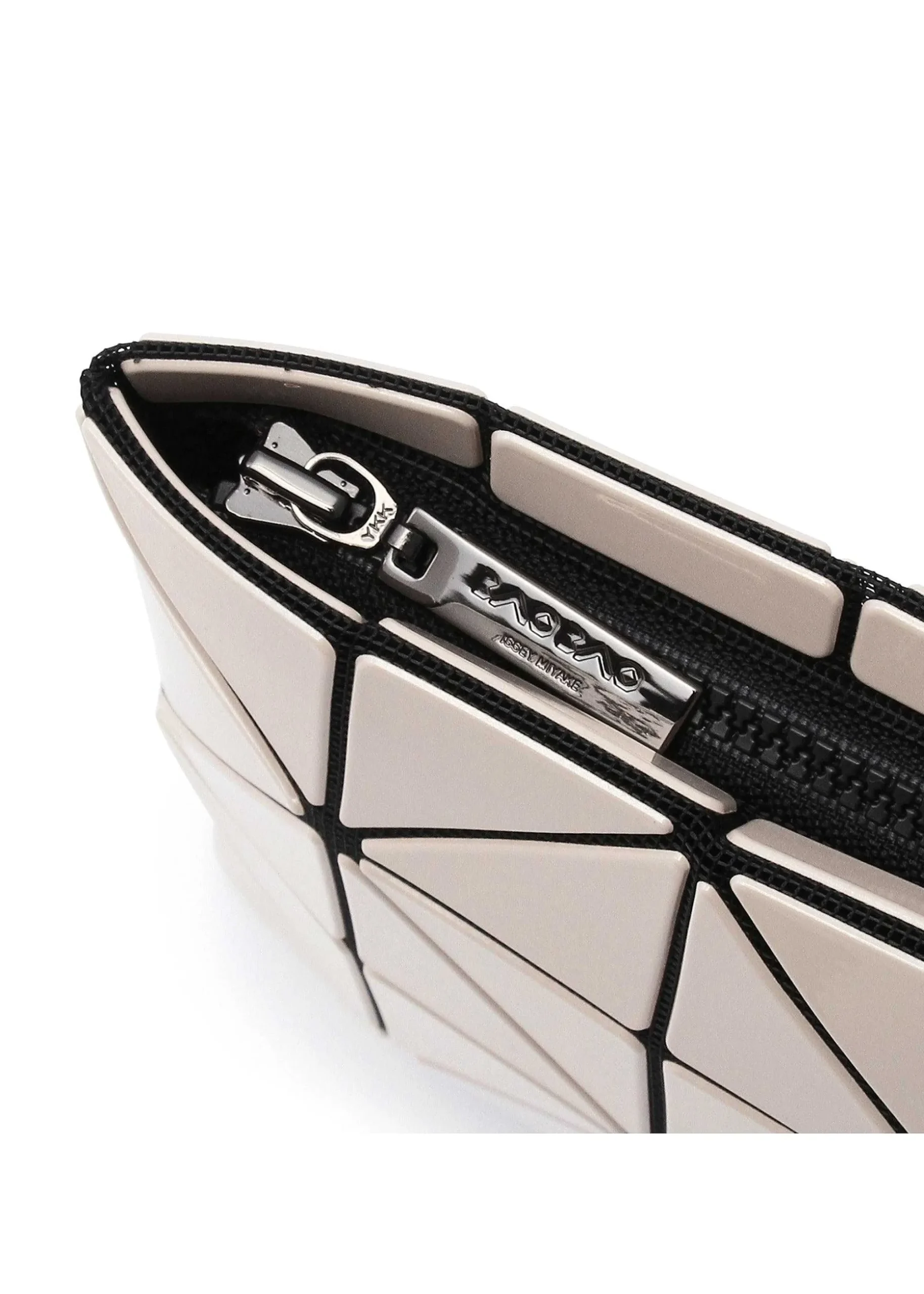 ISSEY MIYAKE Pouches & Clutch Bags|Lucent