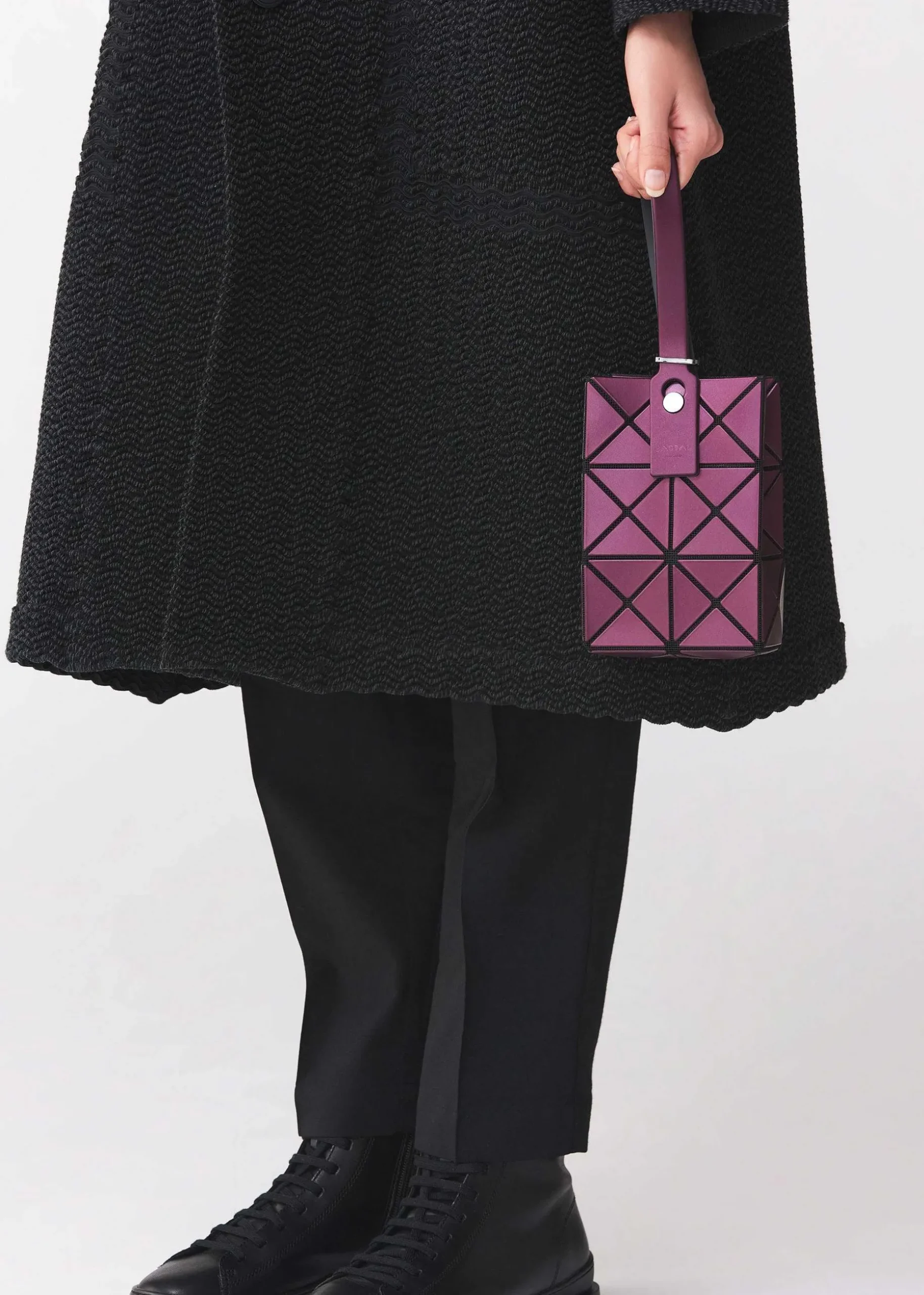 ISSEY MIYAKE Handbag|Lucent Metallic
