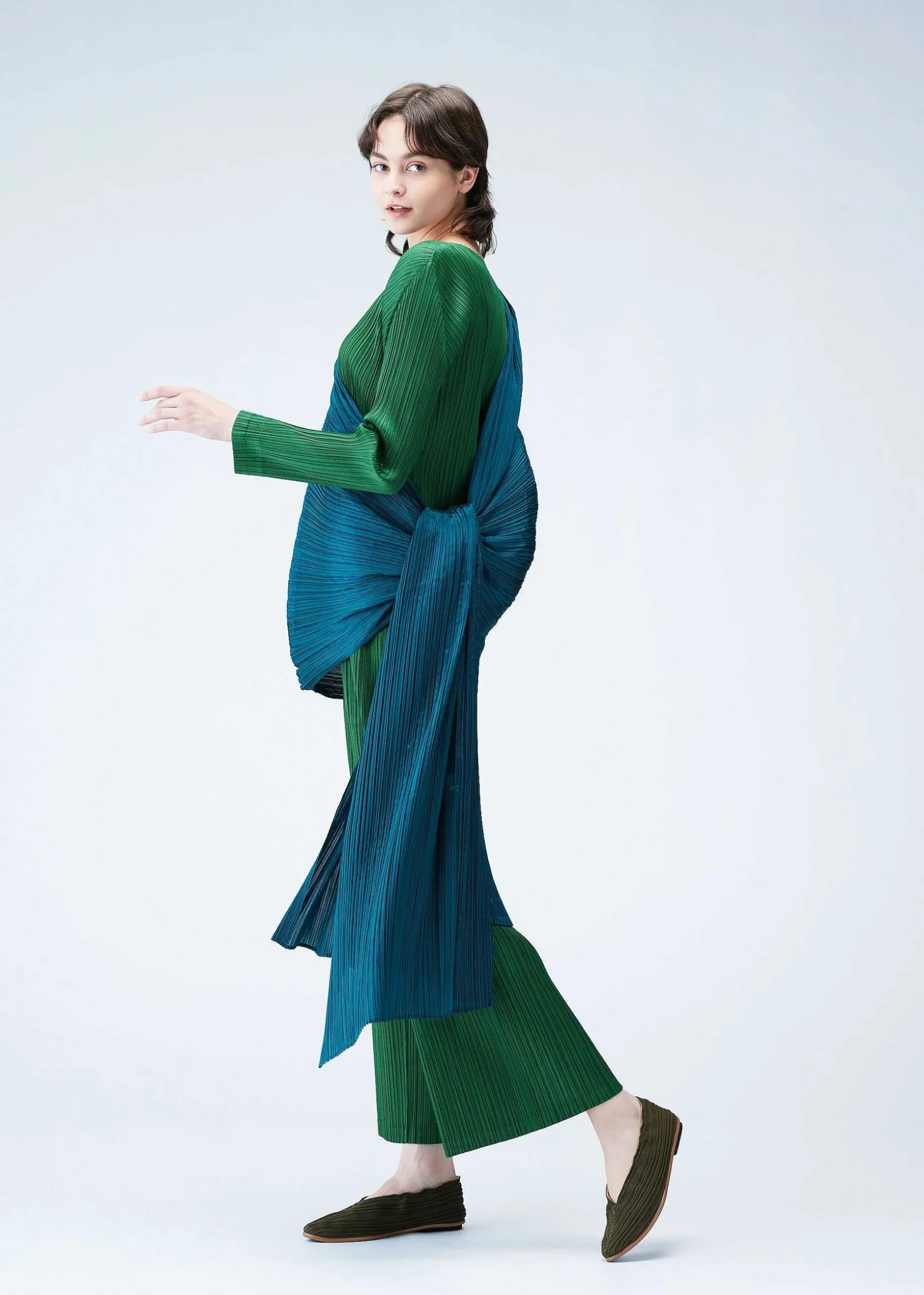 ISSEY MIYAKE Stole|Madame-T February