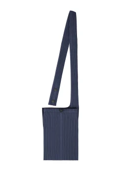 ISSEY MIYAKE Shoulder Bag|Pocket 1