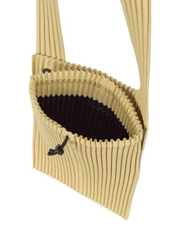 ISSEY MIYAKE Shoulder Bag|Pocket 1