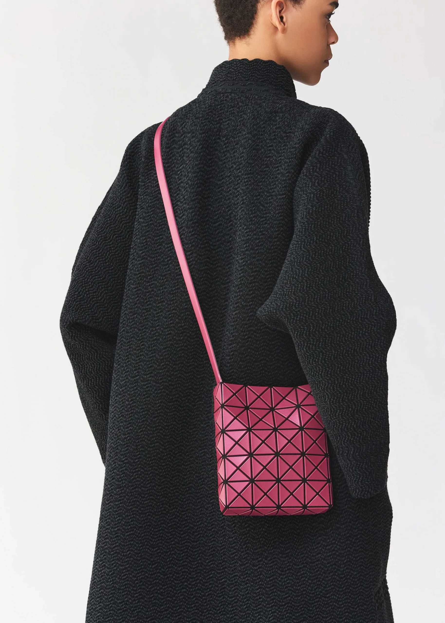 ISSEY MIYAKE Shoulder Bag|Prism Matte-2