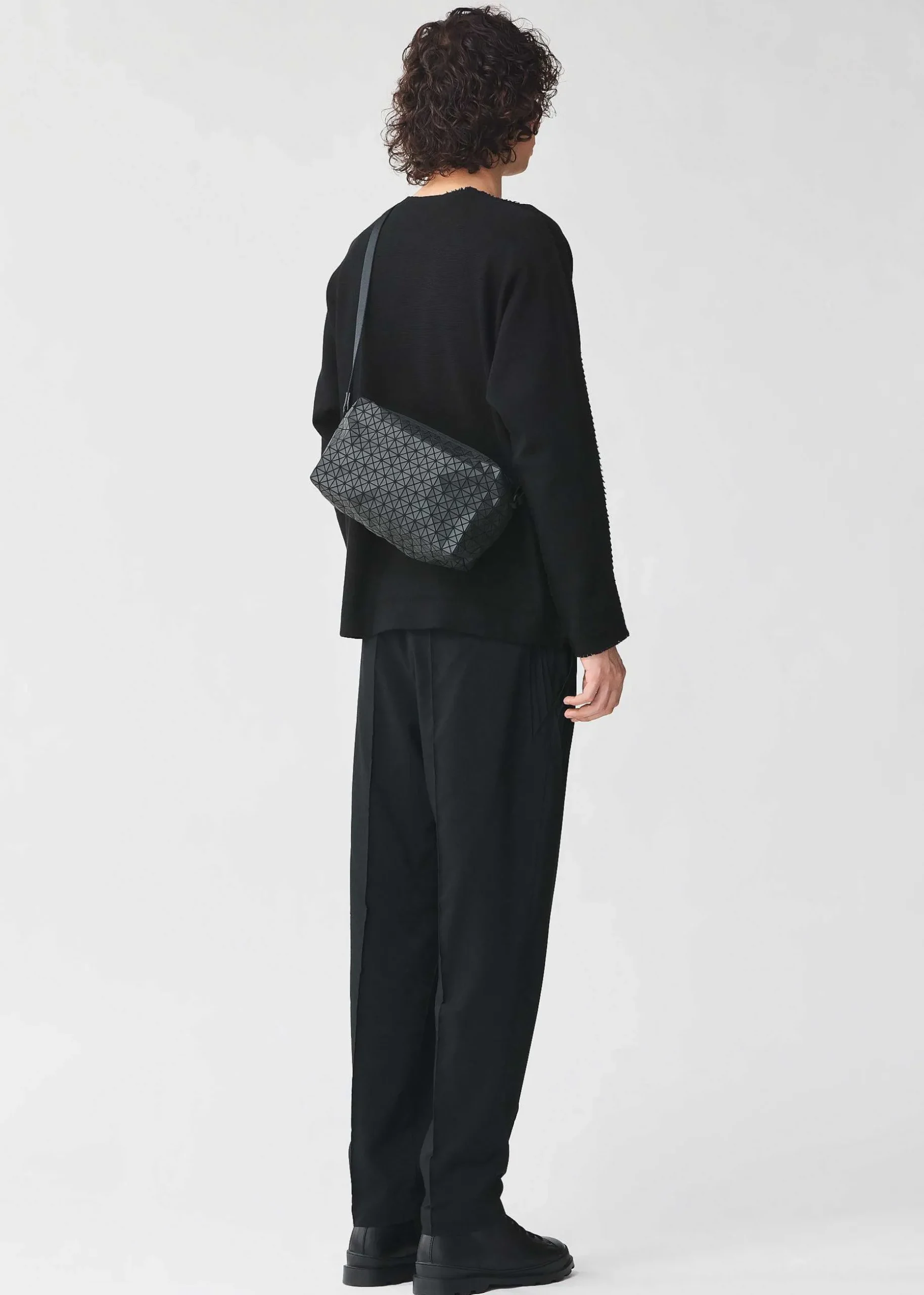 ISSEY MIYAKE Shoulder Bag|Saddle Bag Matte Black