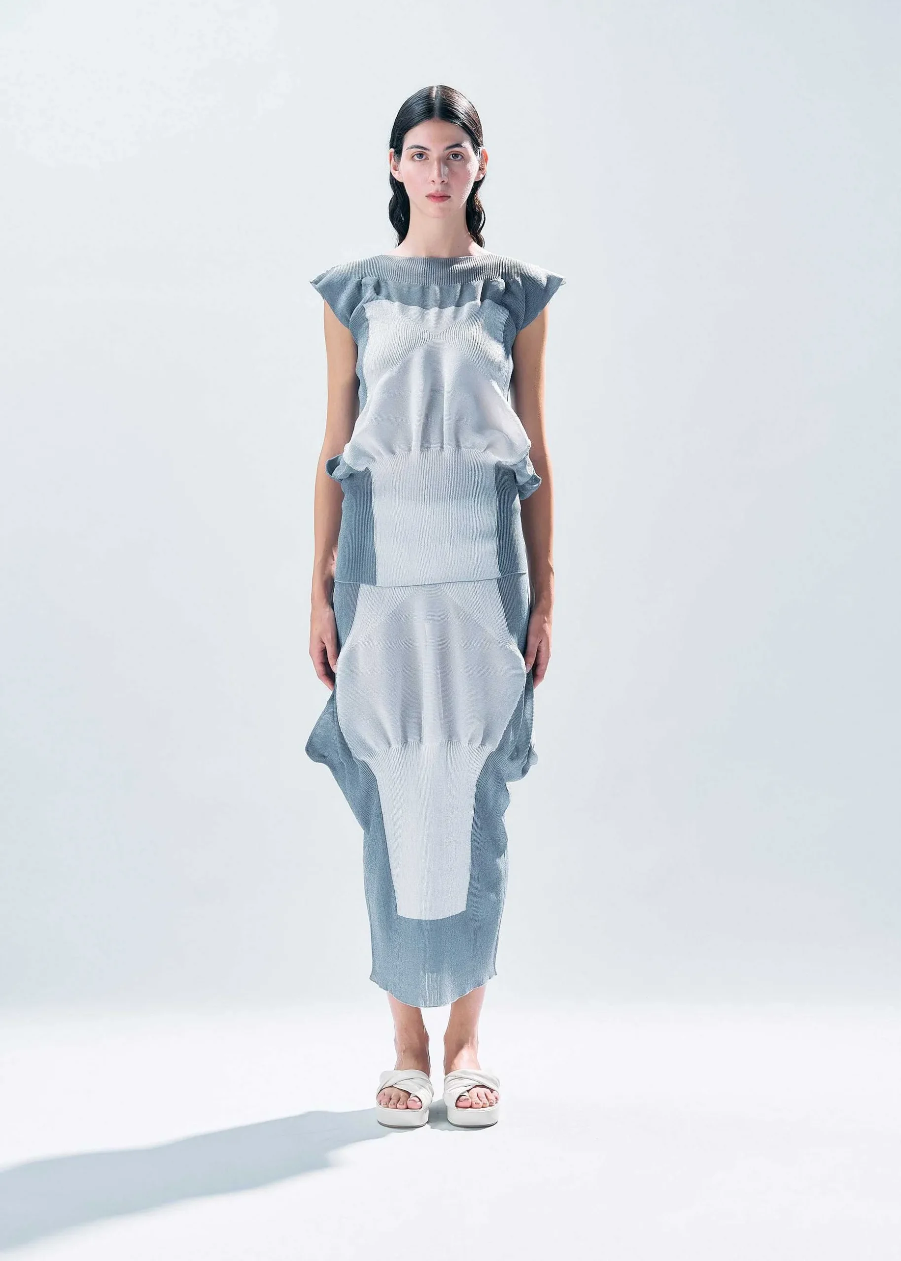 ISSEY MIYAKE Top|Shaped Nude