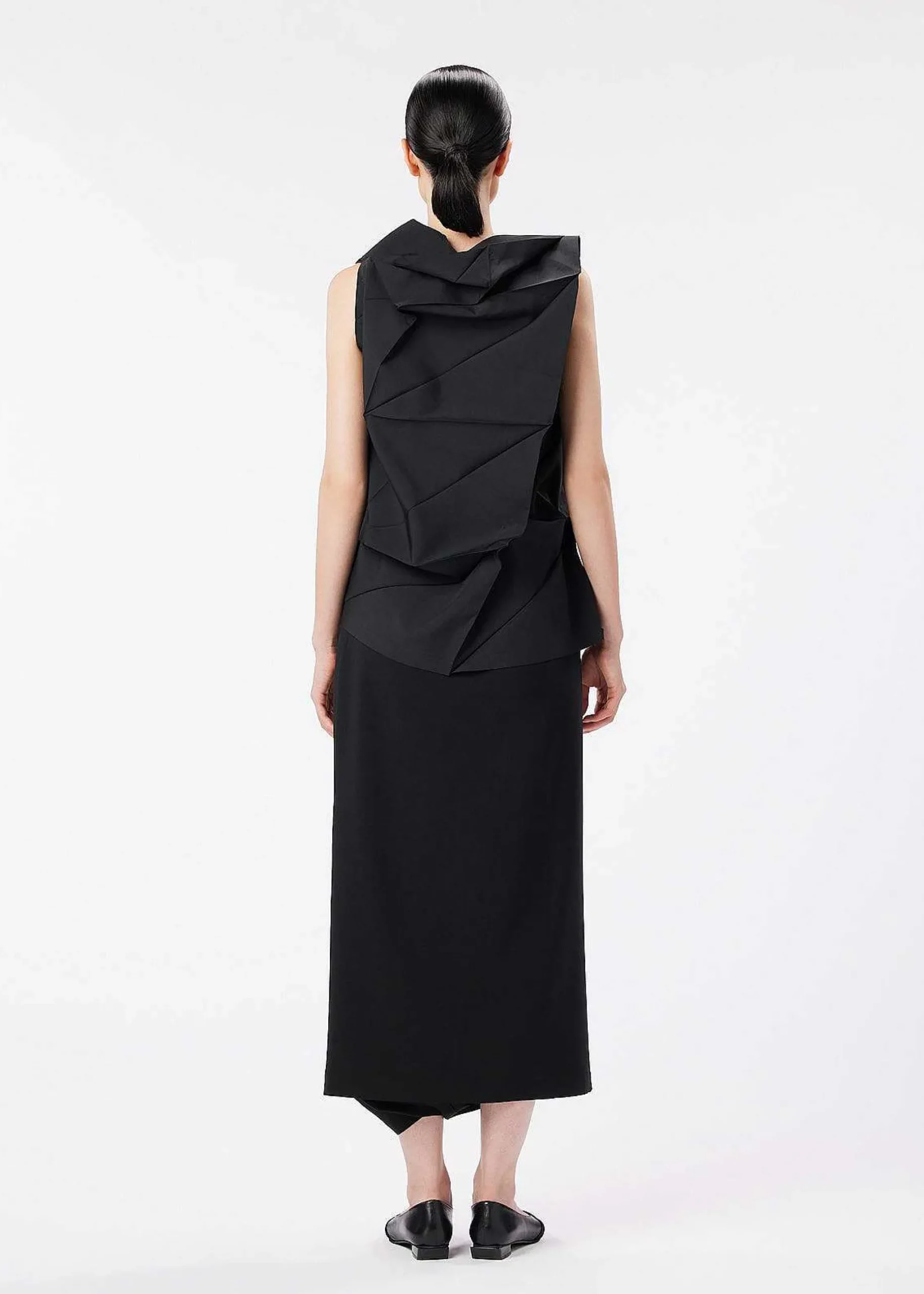 ISSEY MIYAKE Top|132 5. Solid Black