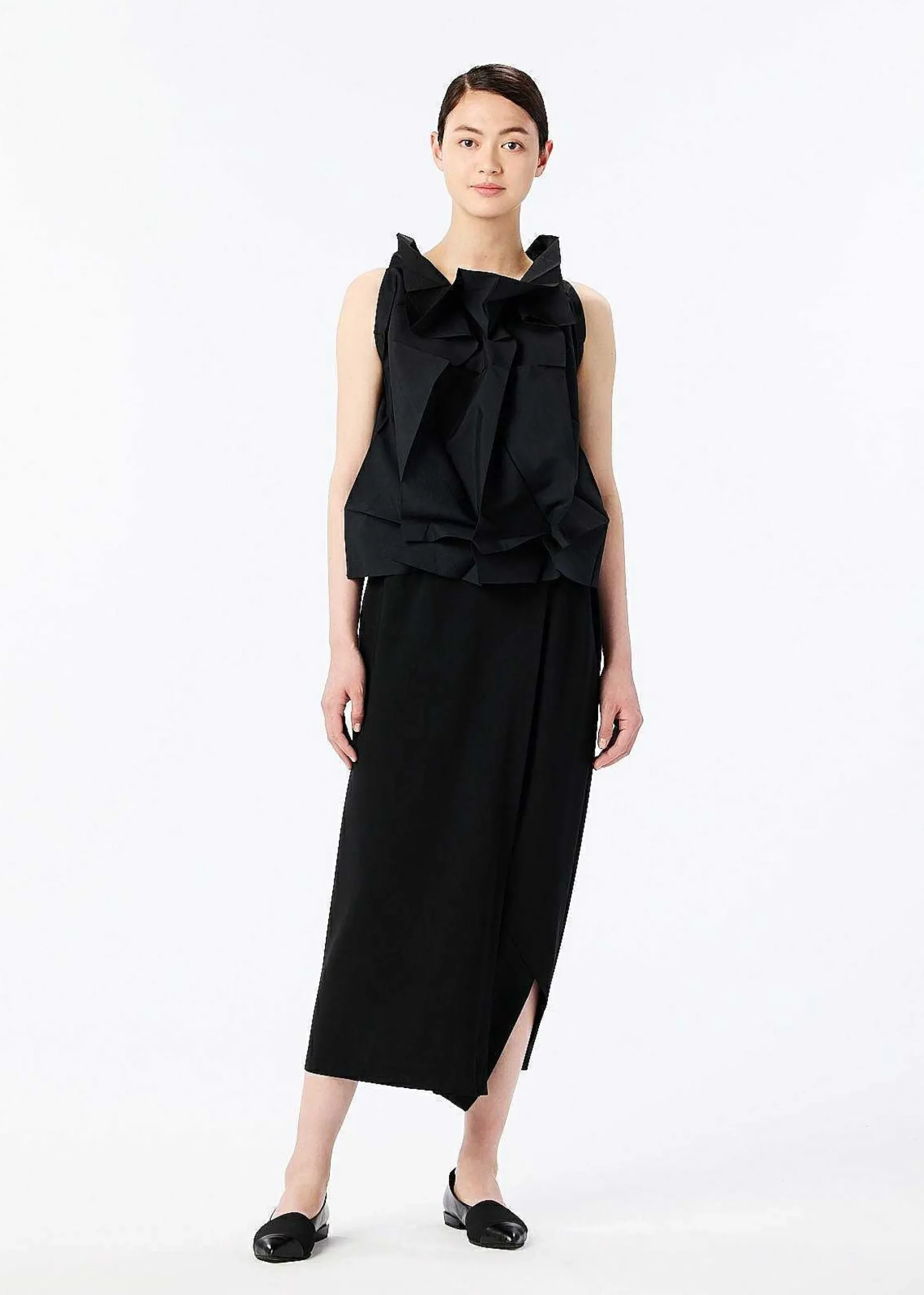 ISSEY MIYAKE Top|132 5. Solid Black