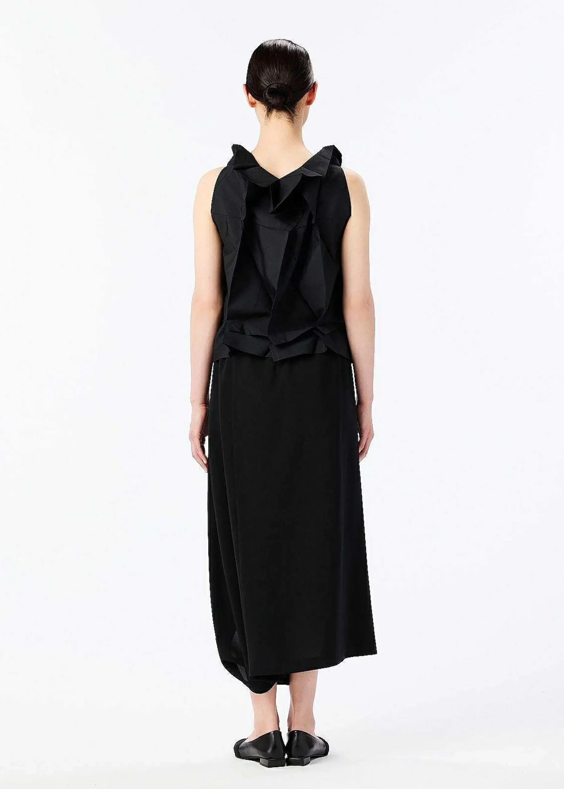 ISSEY MIYAKE Top|132 5. Solid Black