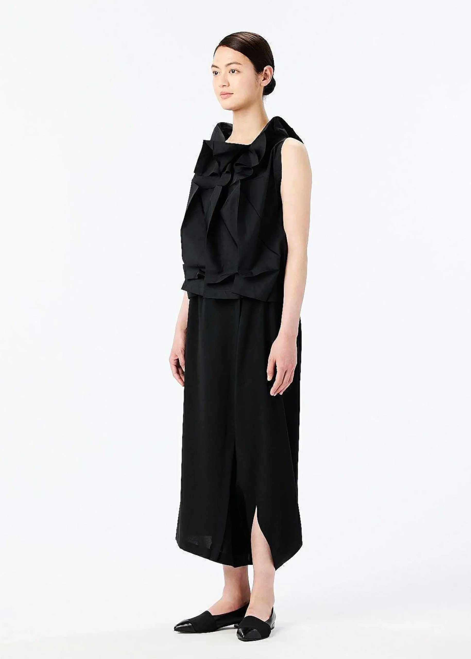 ISSEY MIYAKE Top|132 5. Solid Black
