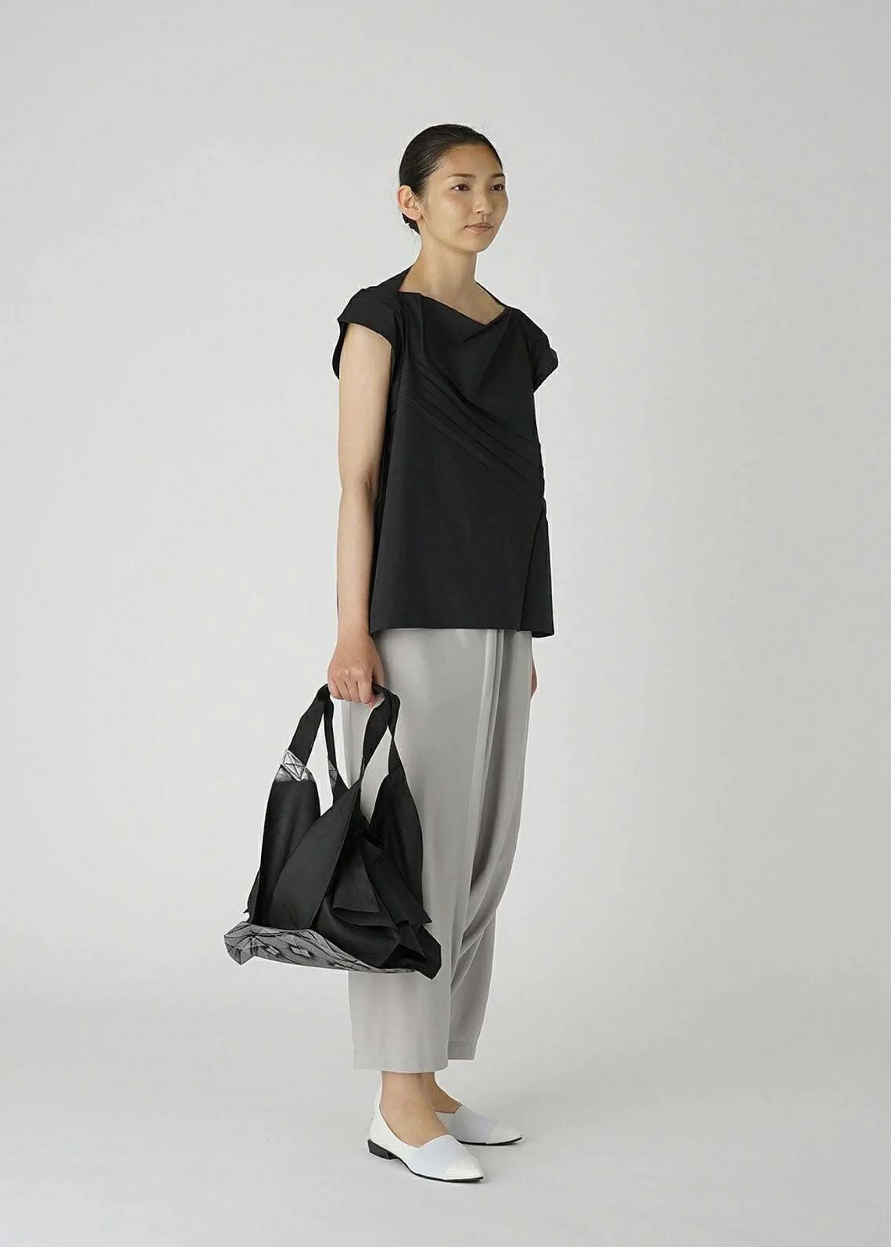 ISSEY MIYAKE Handbag|132 5. Standard Bag 9