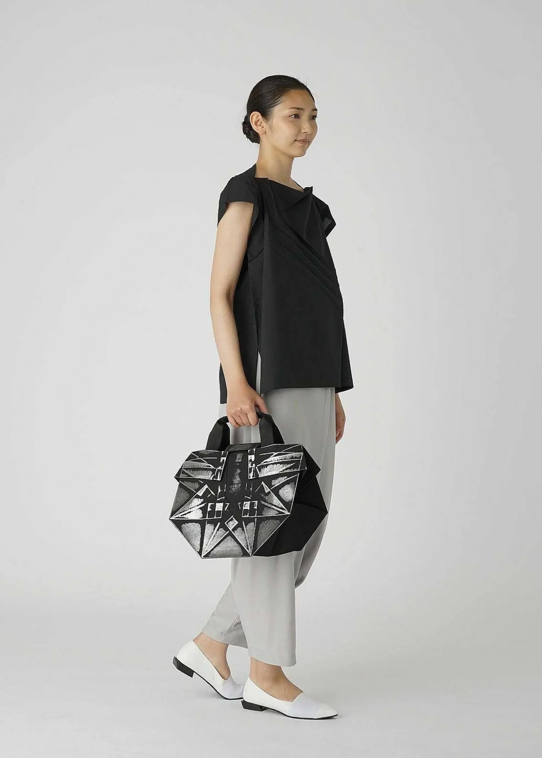ISSEY MIYAKE Handbag|132 5. Standard Bag 6