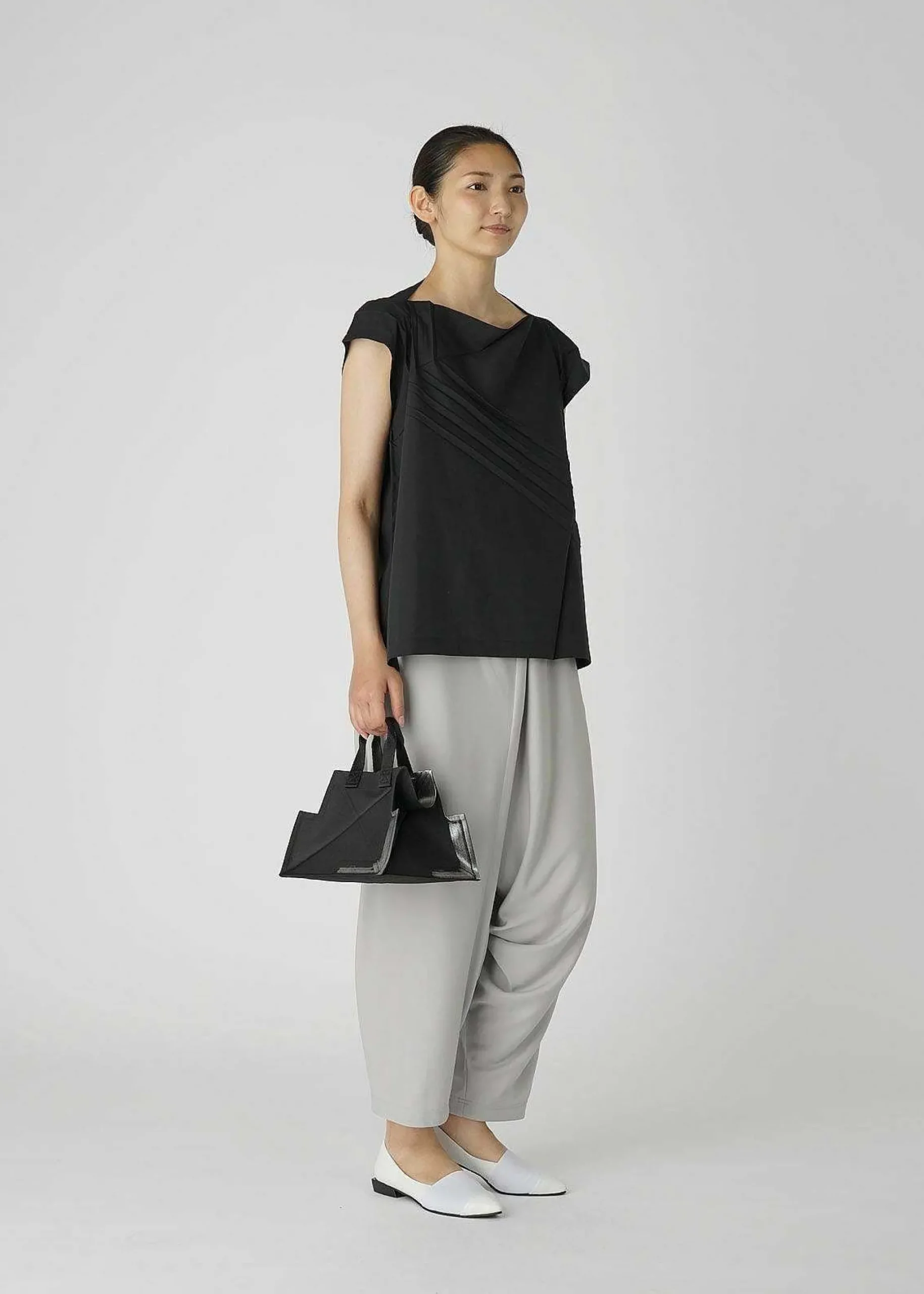 ISSEY MIYAKE Handbag|132 5. Standard Bag 13