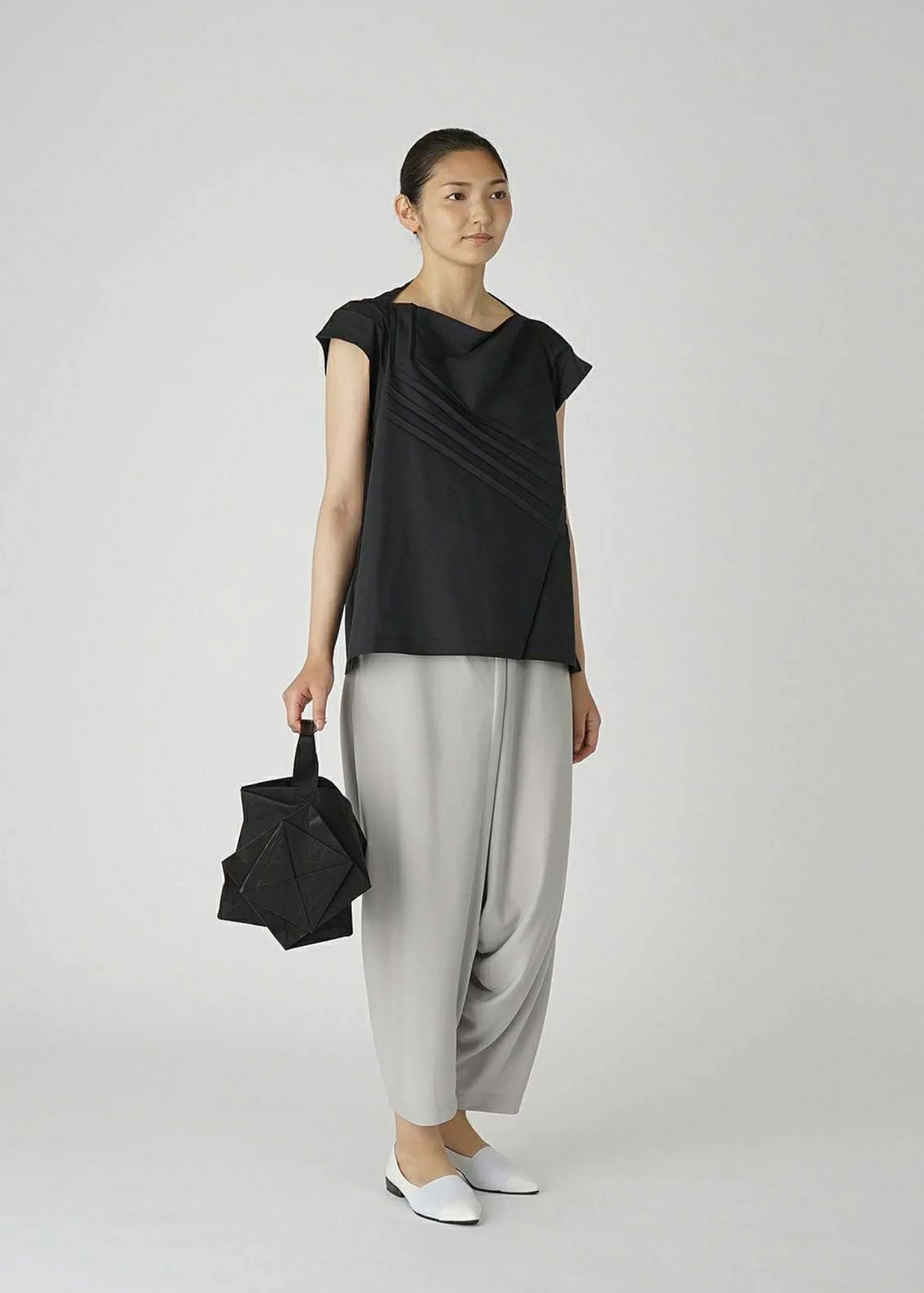 ISSEY MIYAKE Handbag|132 5. Standard Bag 1 Black Luster