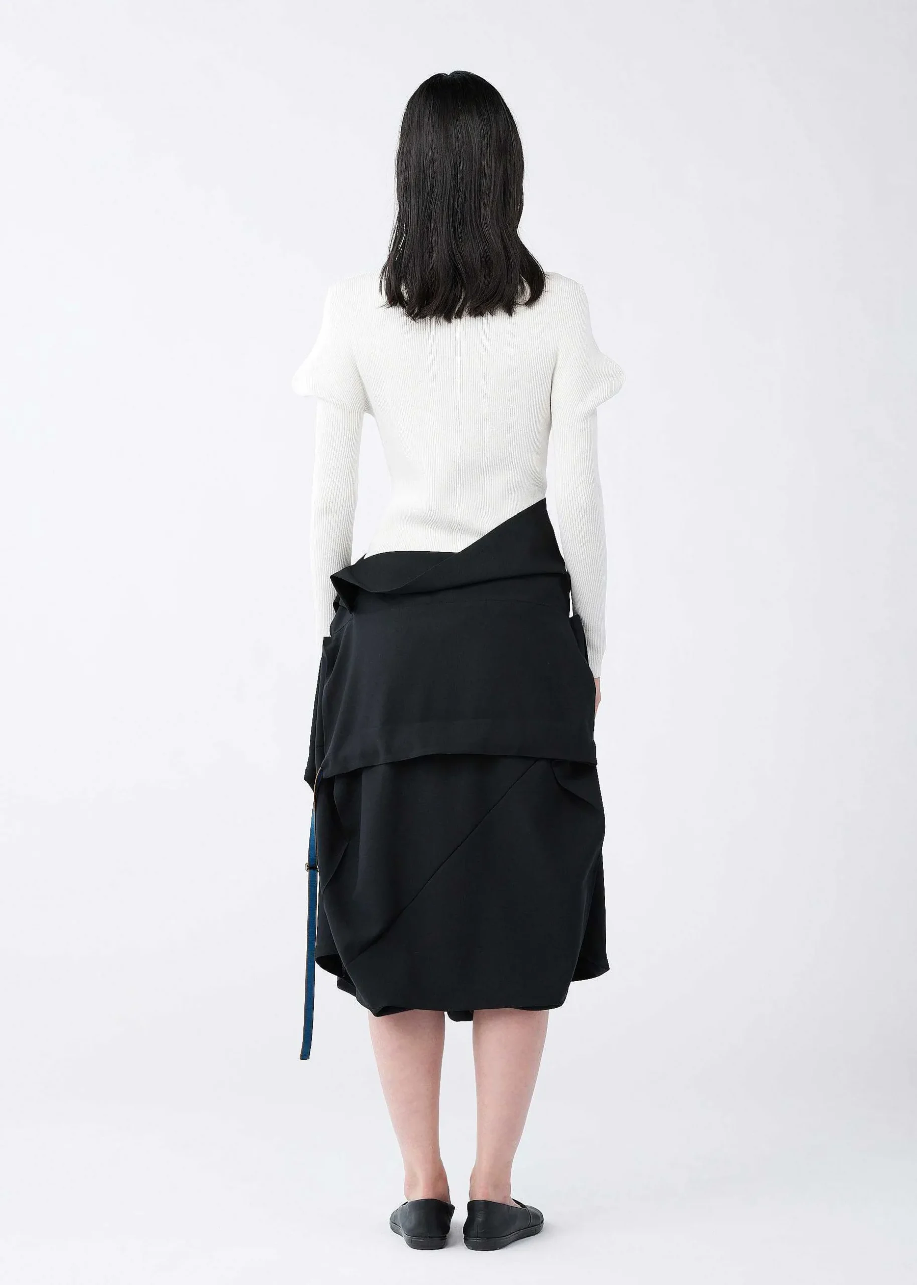 ISSEY MIYAKE Pants|Strata Solid