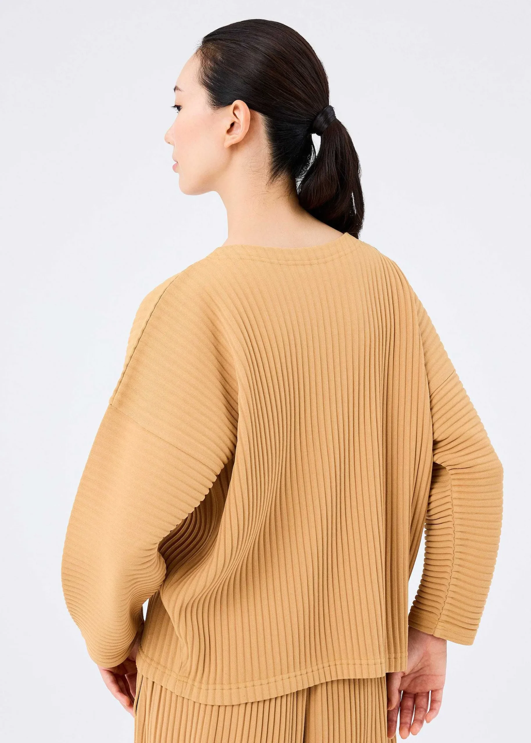 ISSEY MIYAKE Top|Sweats Pleats