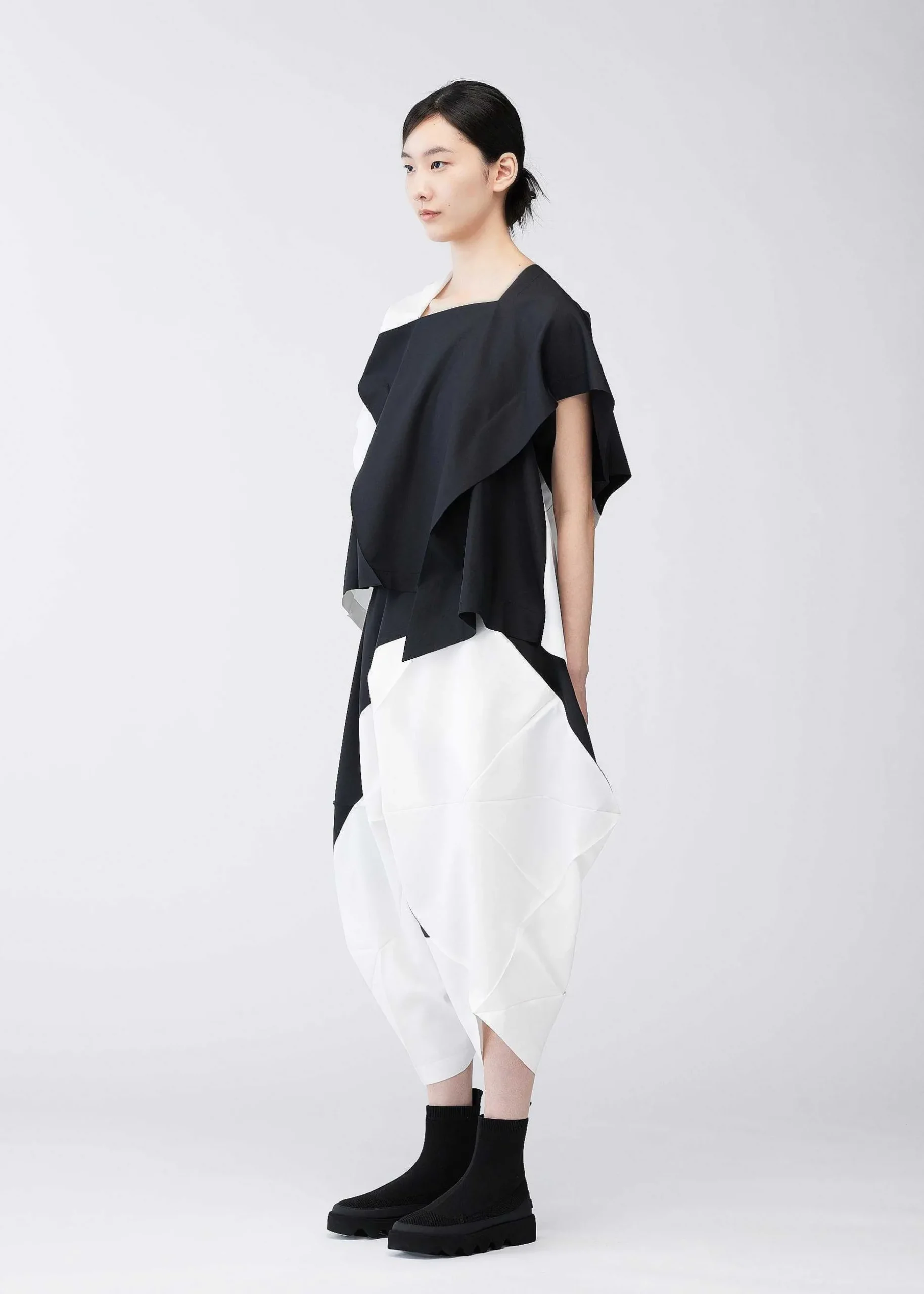ISSEY MIYAKE Top|Switching Volume
