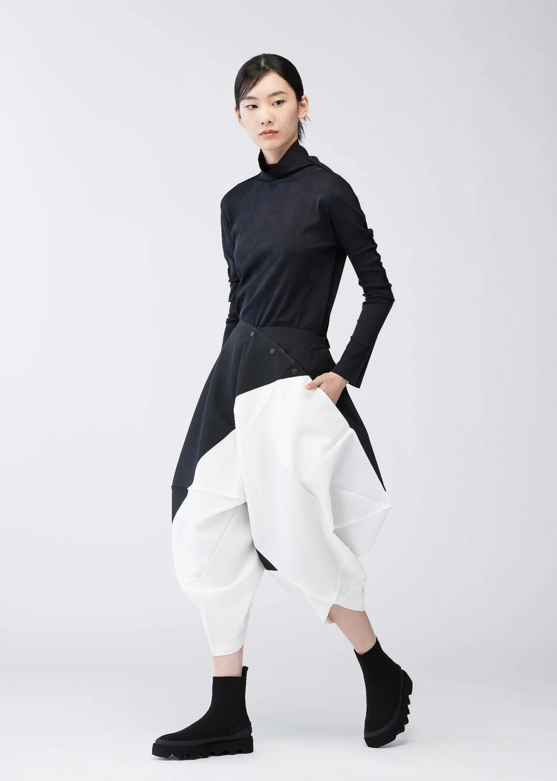 ISSEY MIYAKE Pants|Switching Volume