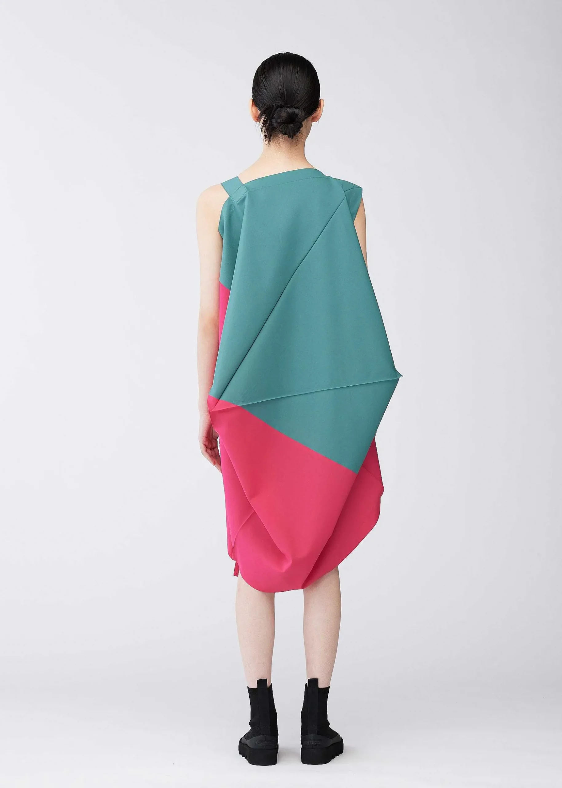 ISSEY MIYAKE Dress|Switching Volume