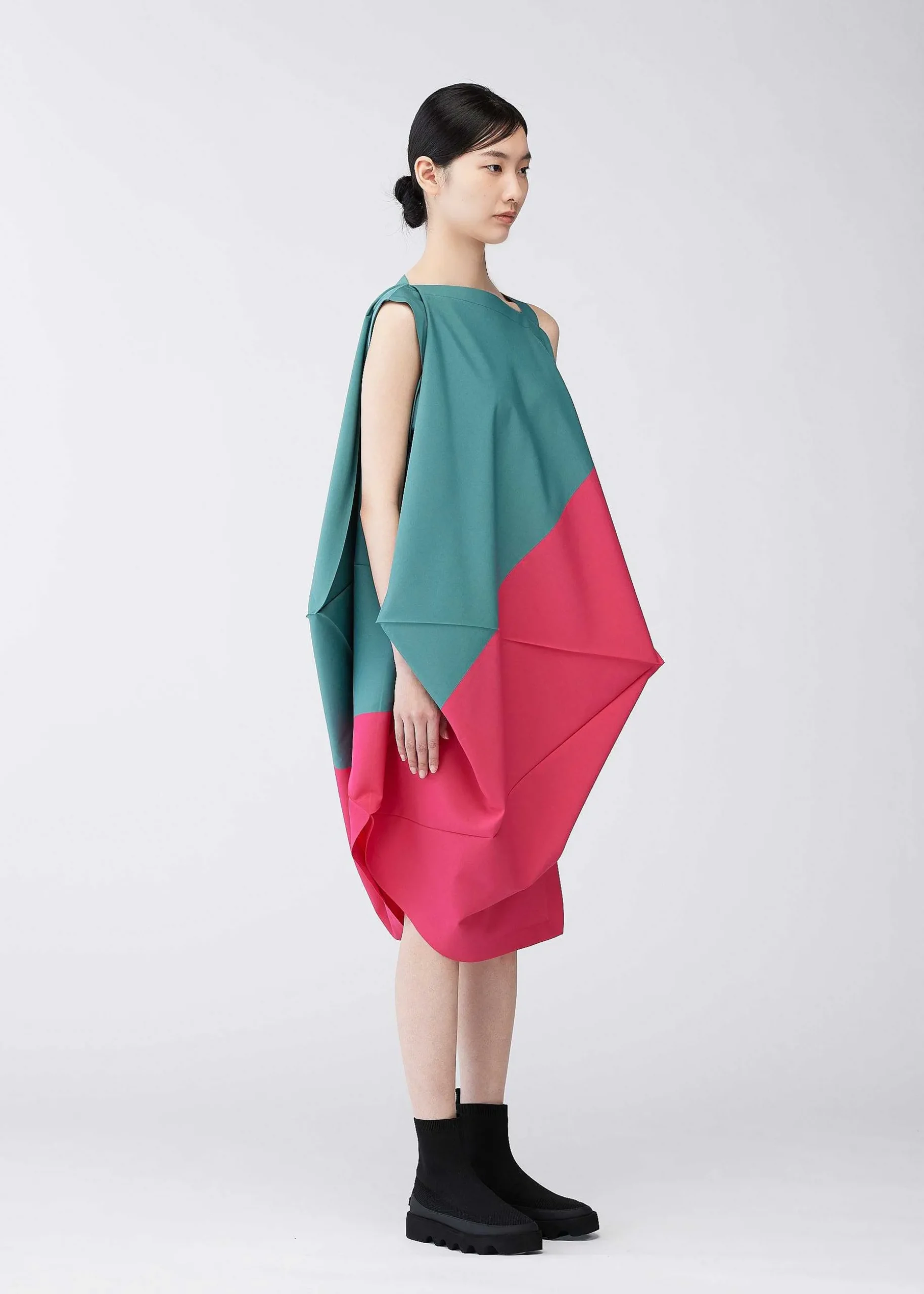 ISSEY MIYAKE Dress|Switching Volume