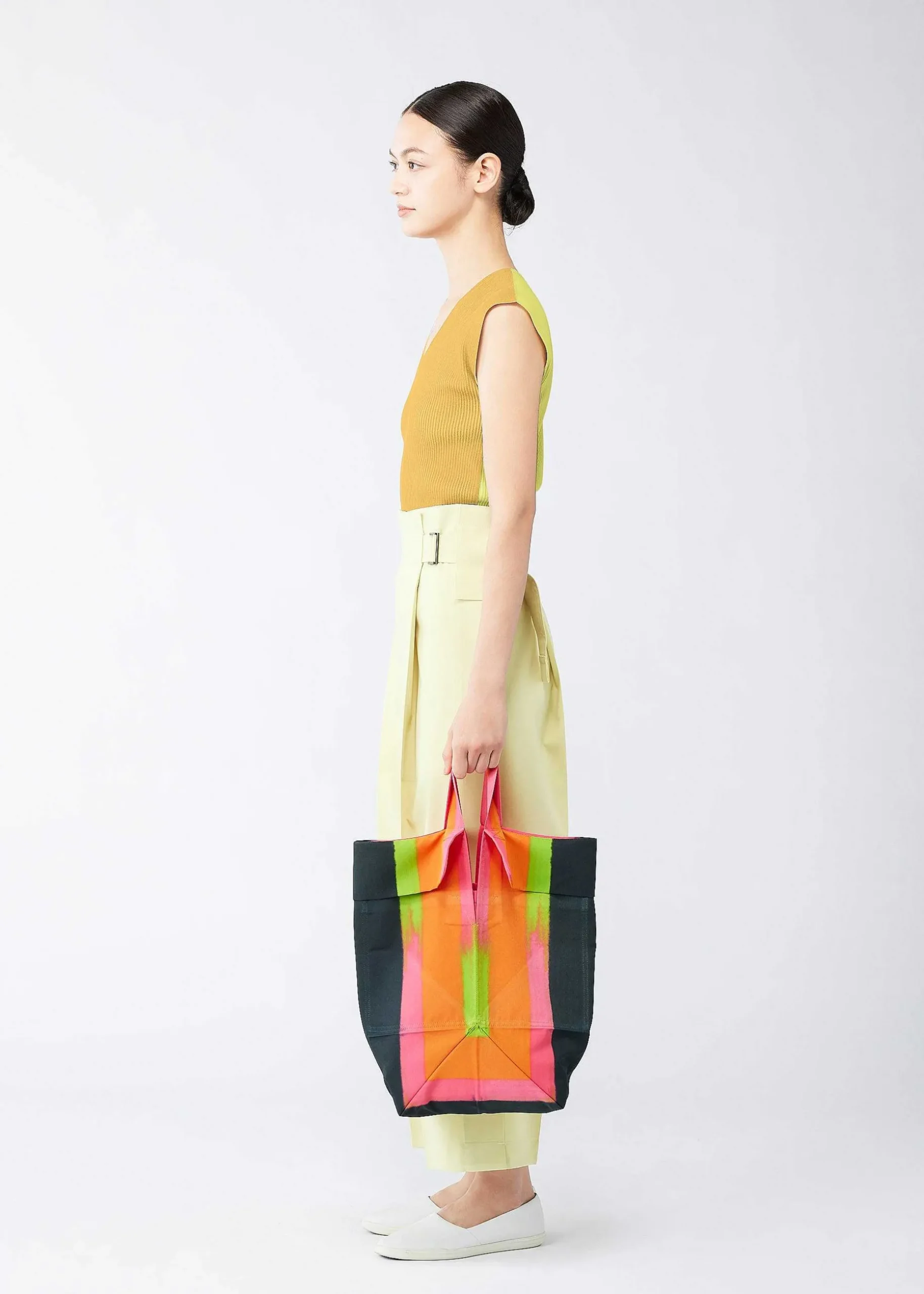 ISSEY MIYAKE Handbag|Traces Of Time