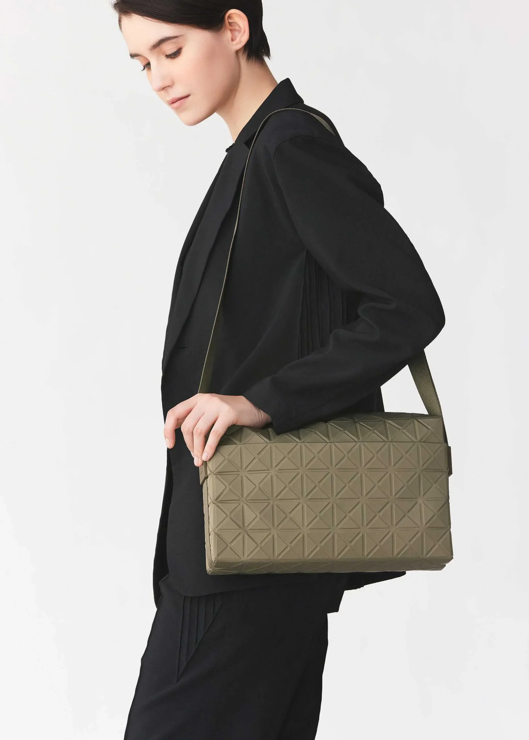 ISSEY MIYAKE Shoulder Bag|Track
