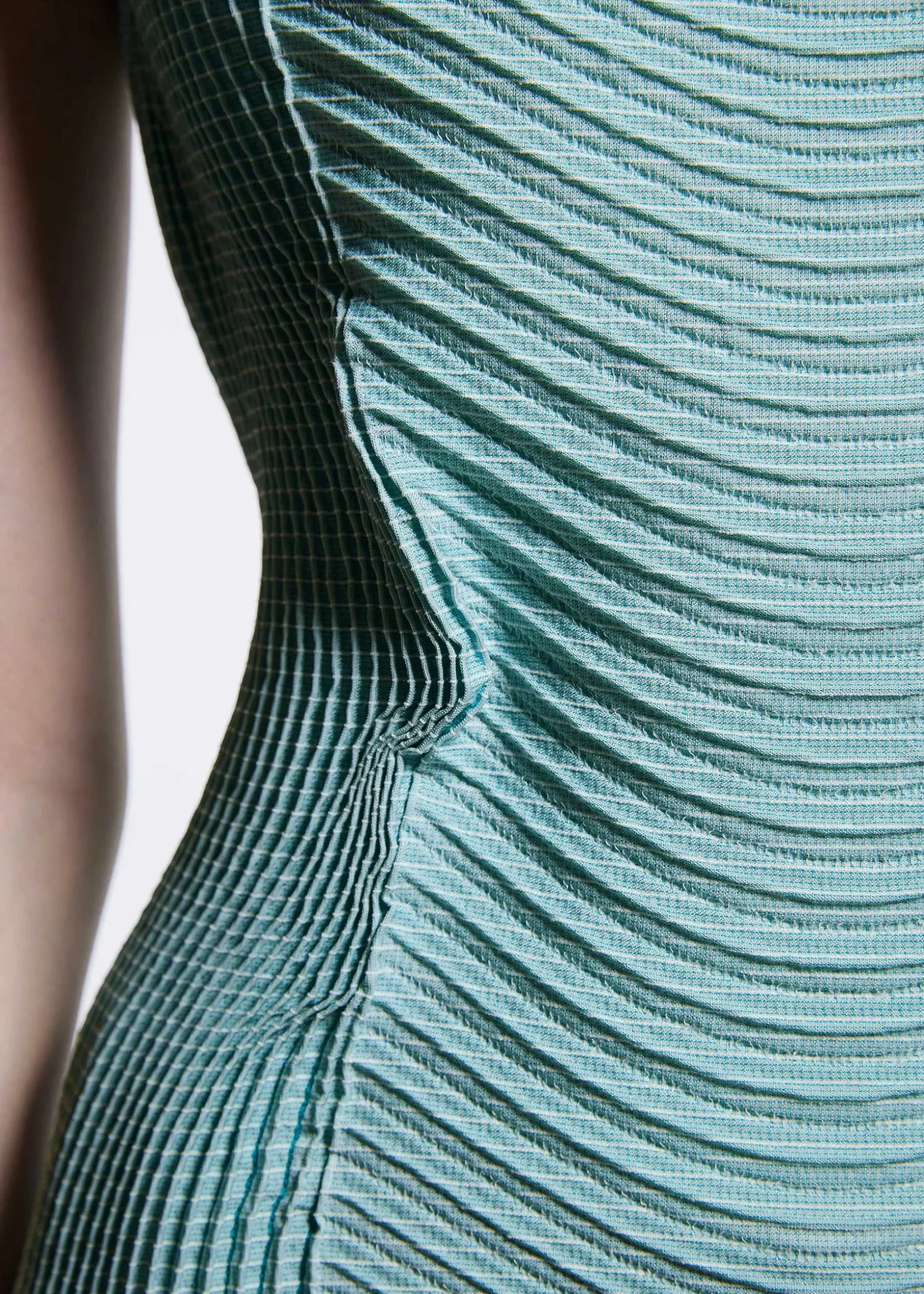ISSEY MIYAKE Top|Type-O 004