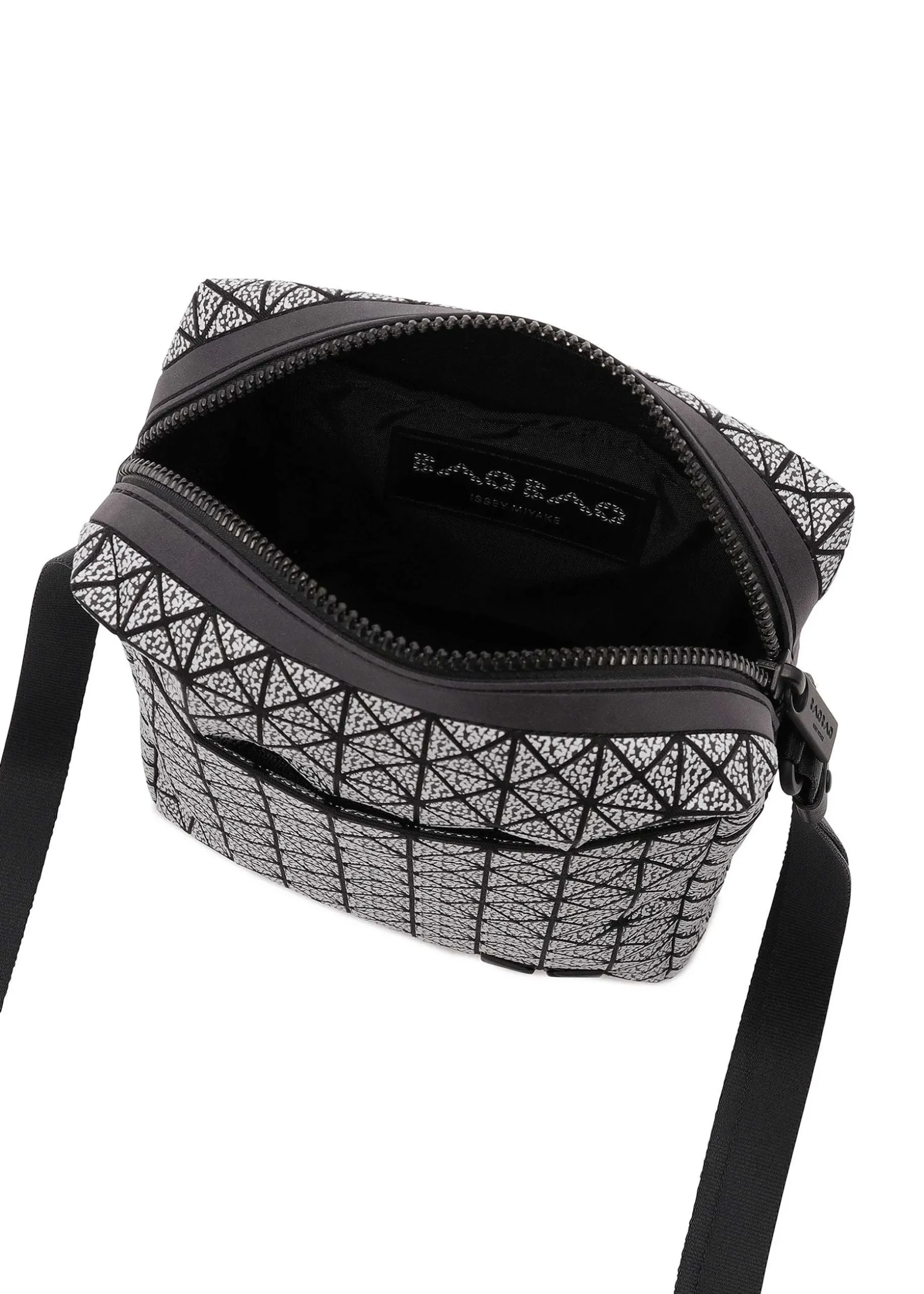 ISSEY MIYAKE Shoulder Bag|Voyager