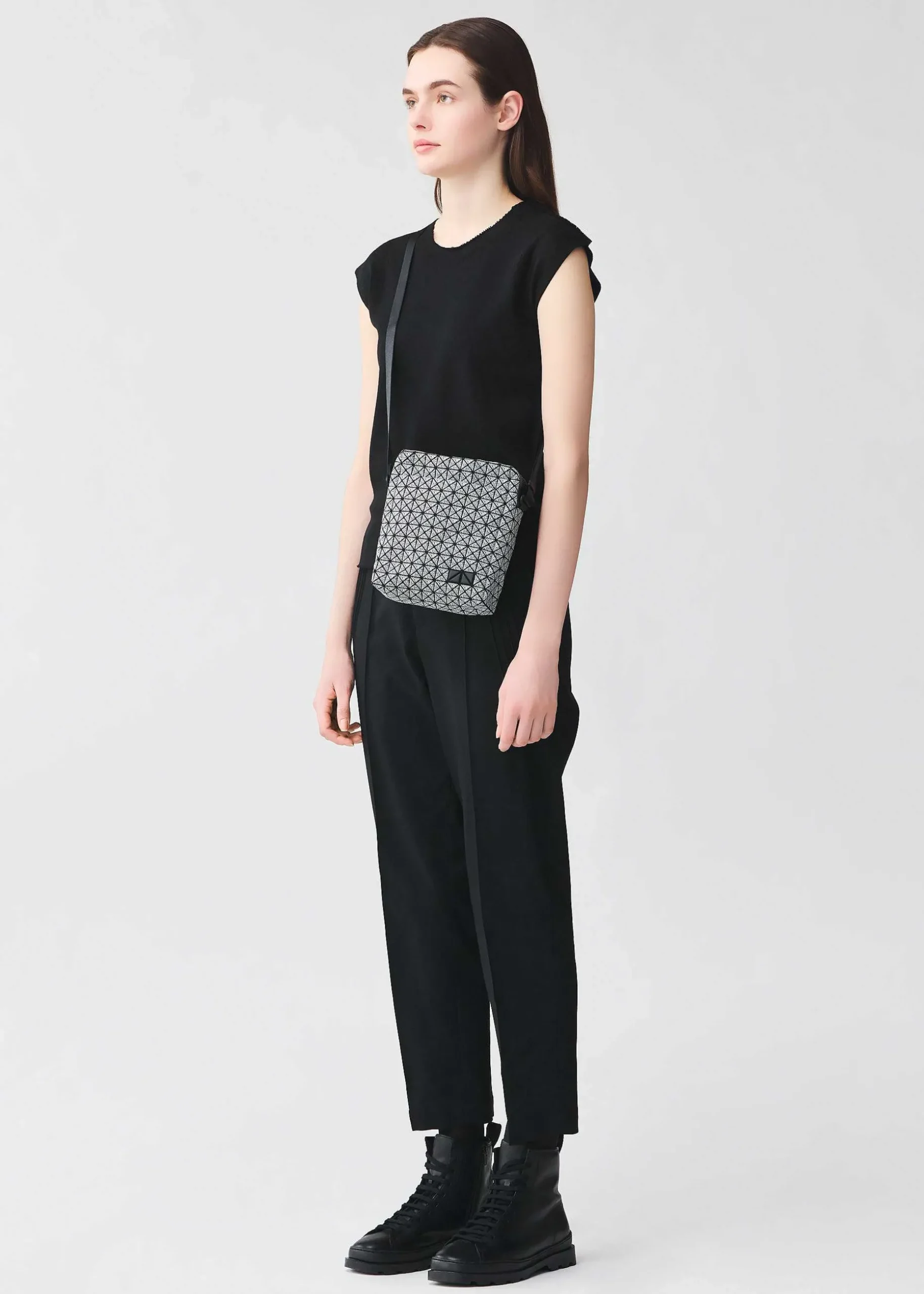 ISSEY MIYAKE Shoulder Bag|Voyager
