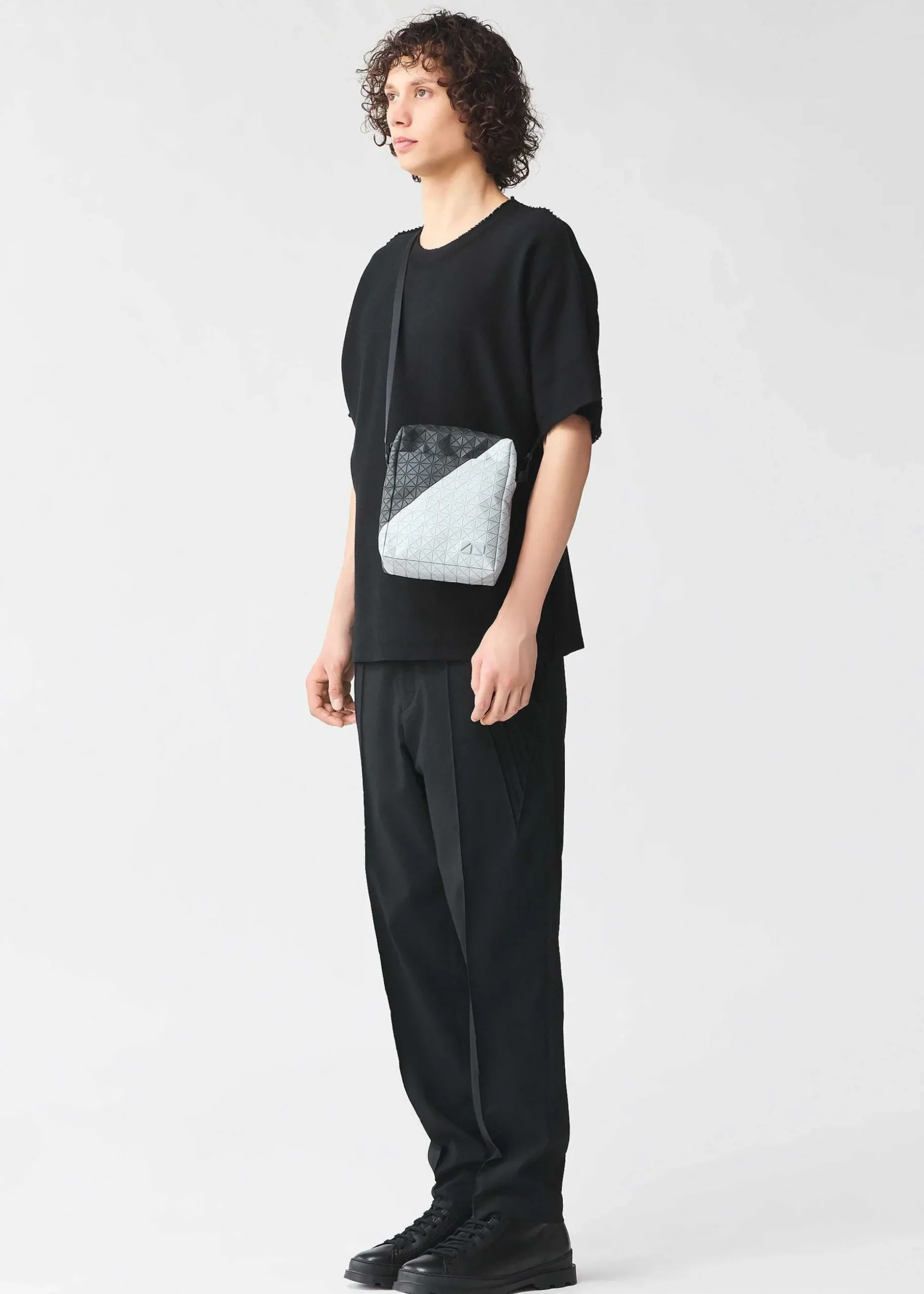 ISSEY MIYAKE Shoulder Bag|Voyager