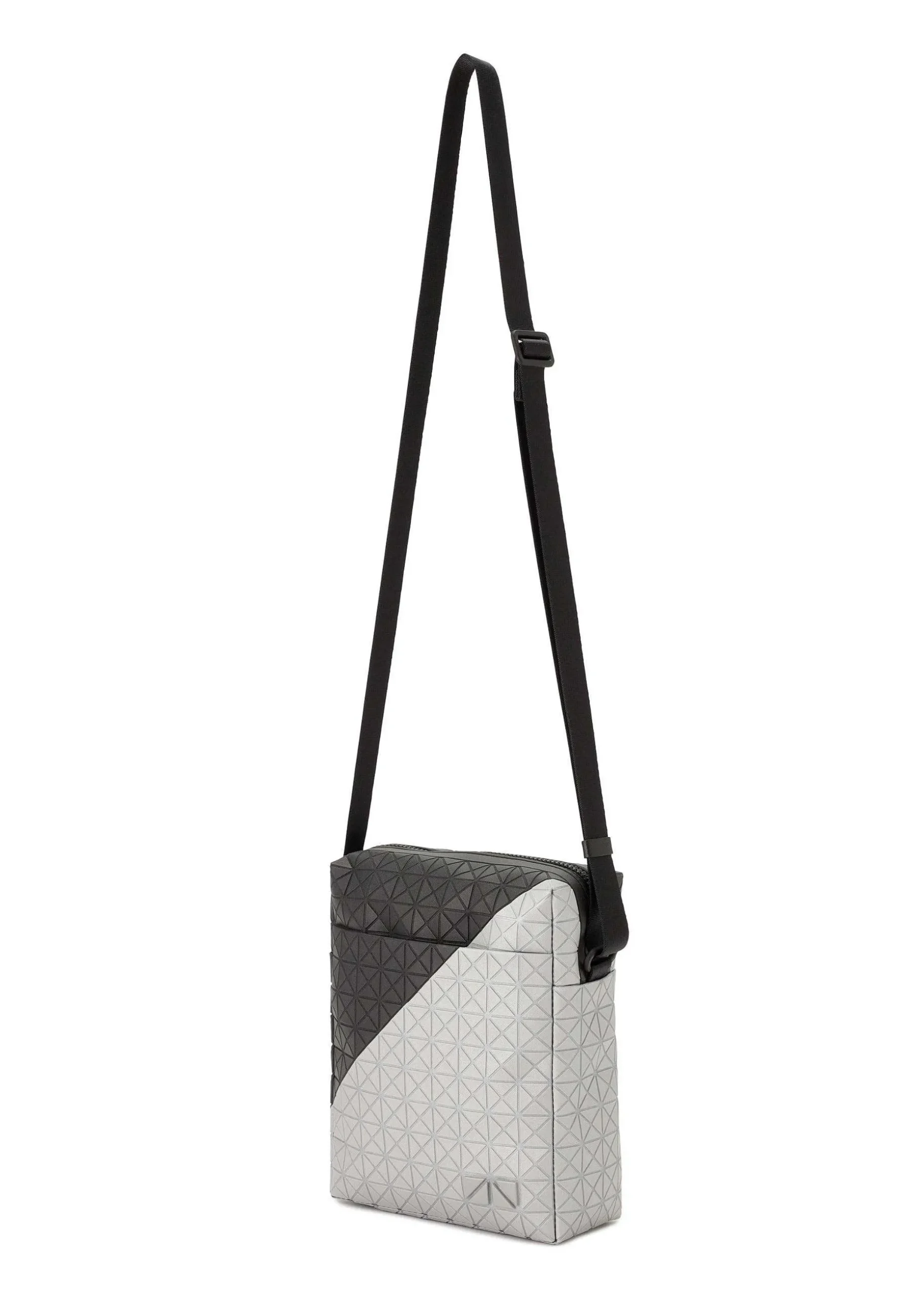 ISSEY MIYAKE Shoulder Bag|Voyager