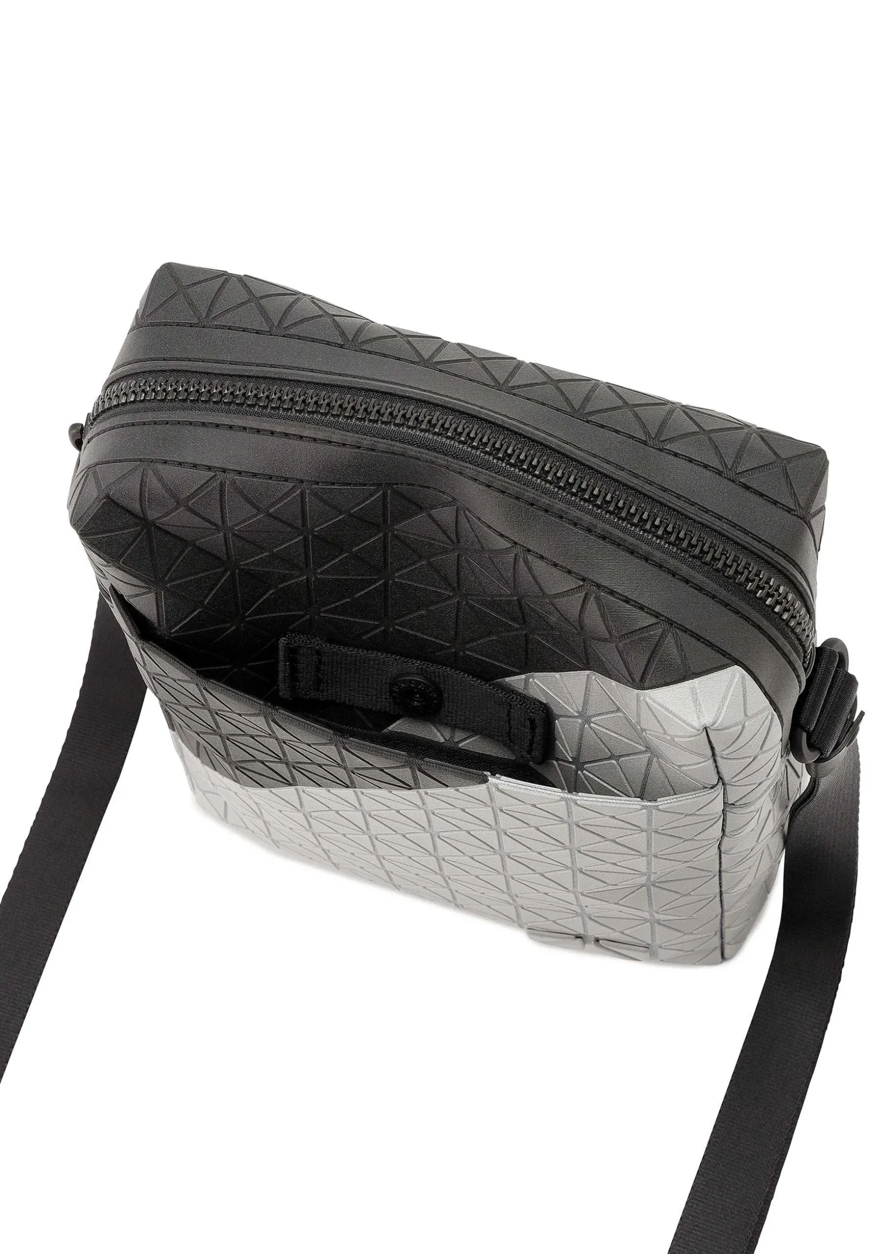 ISSEY MIYAKE Shoulder Bag|Voyager